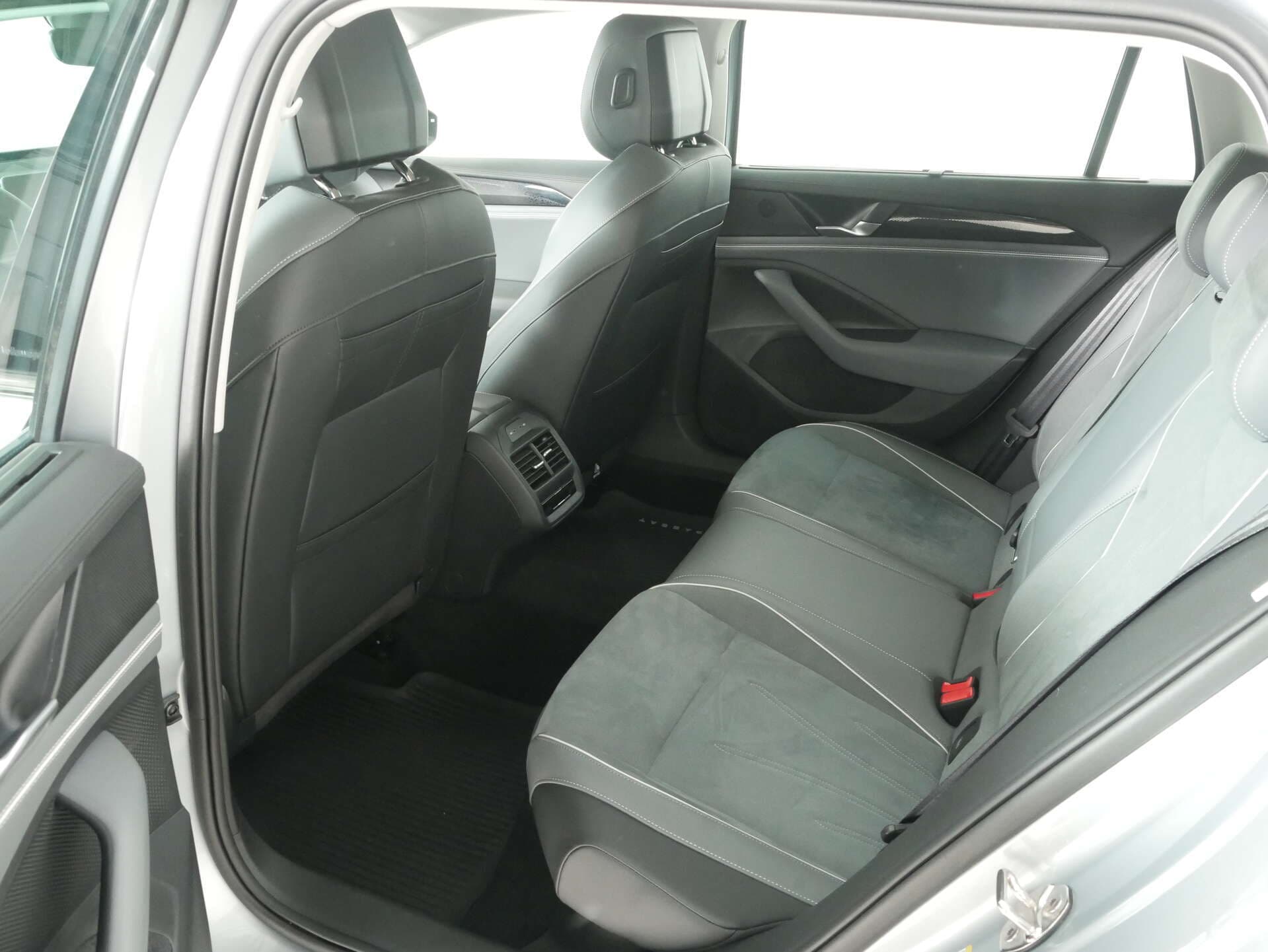VOLKSWAGEN Passat, photo 11 sur 17