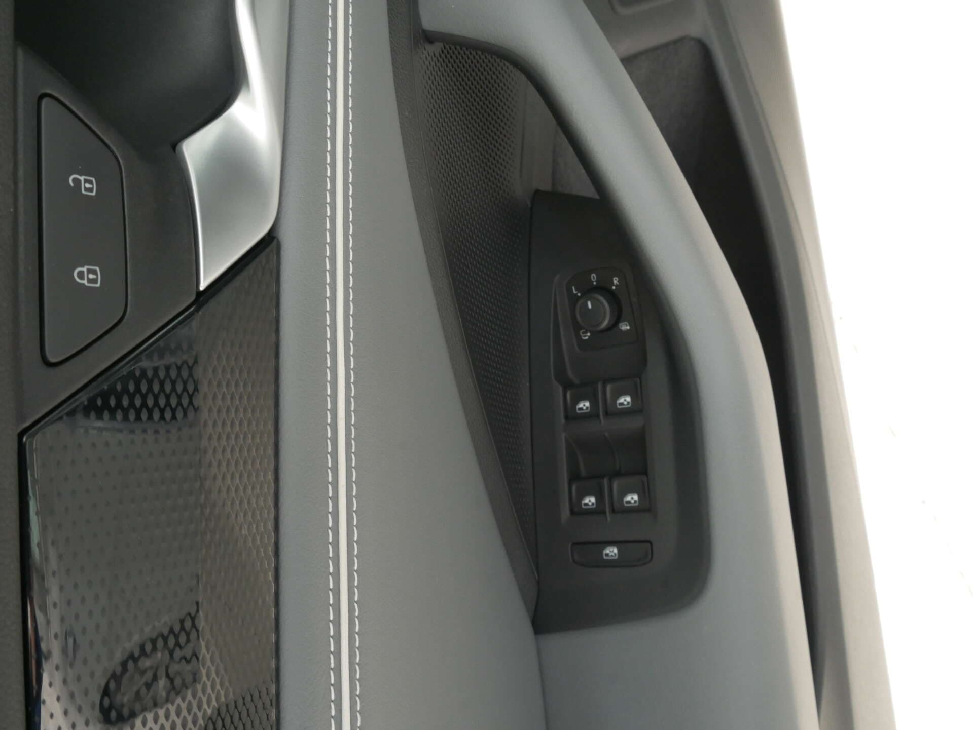 VOLKSWAGEN Passat, photo 16 sur 17