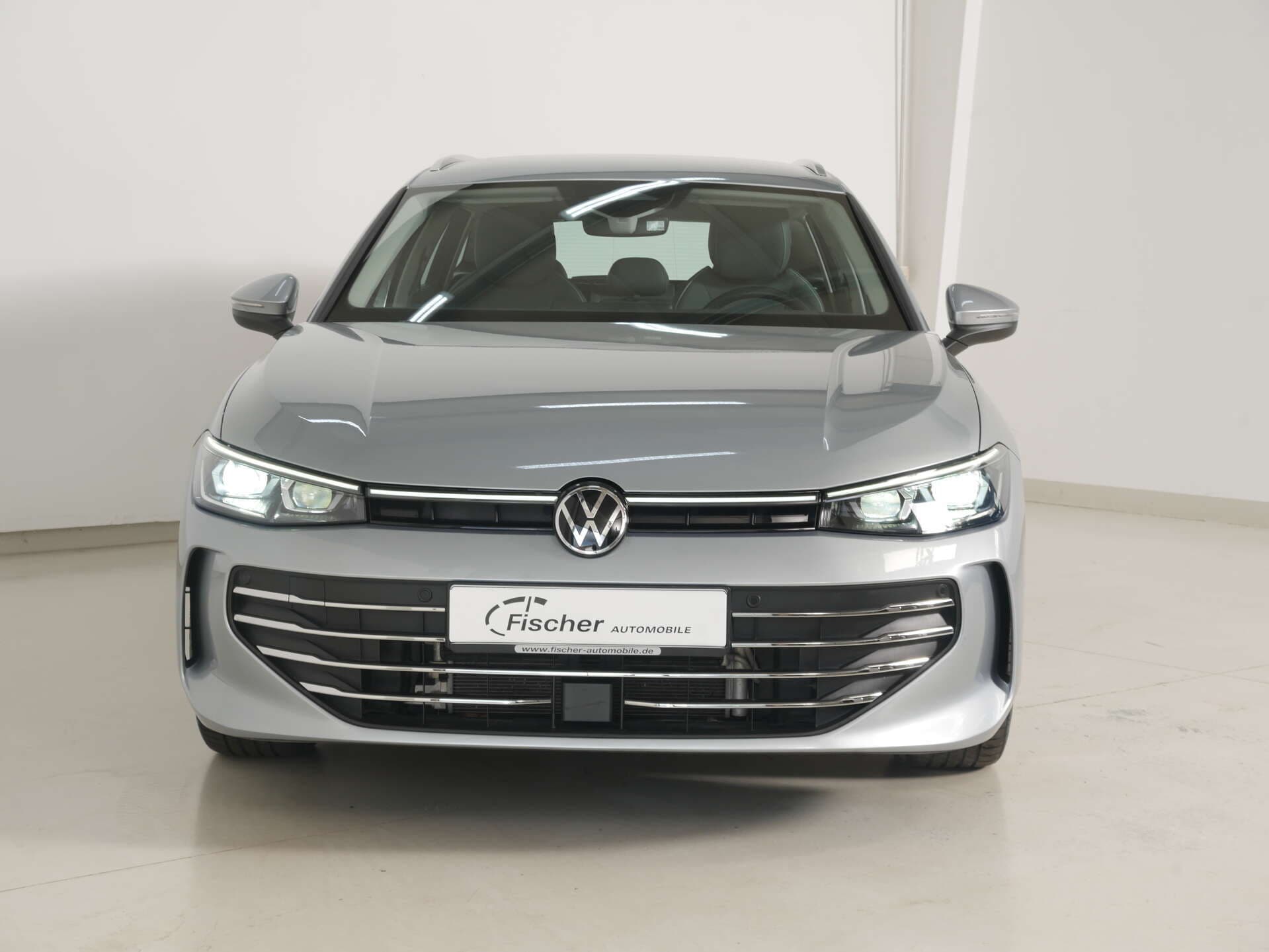 VOLKSWAGEN Passat, photo 1 sur 17