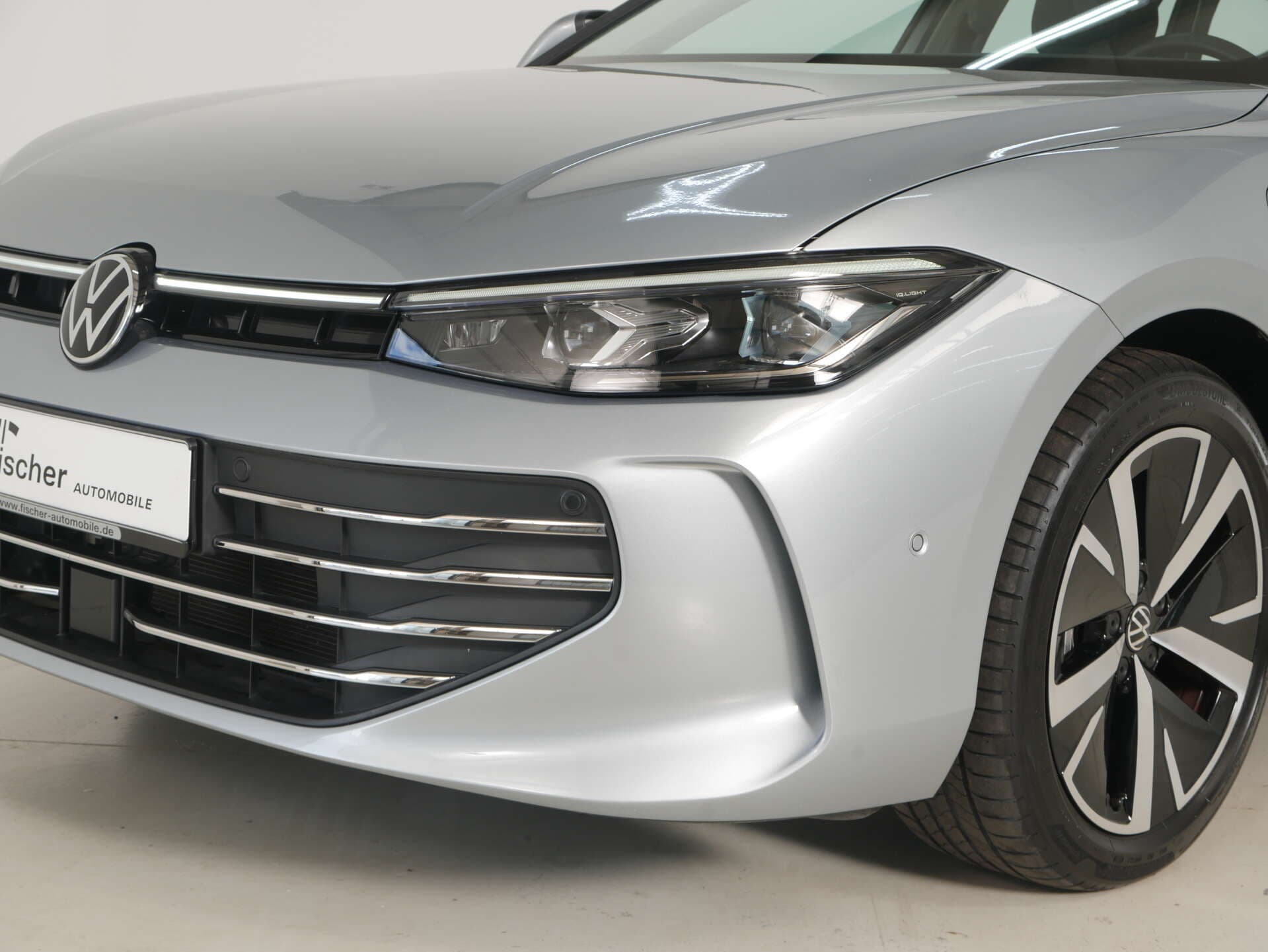 VOLKSWAGEN Passat, photo 2 sur 17