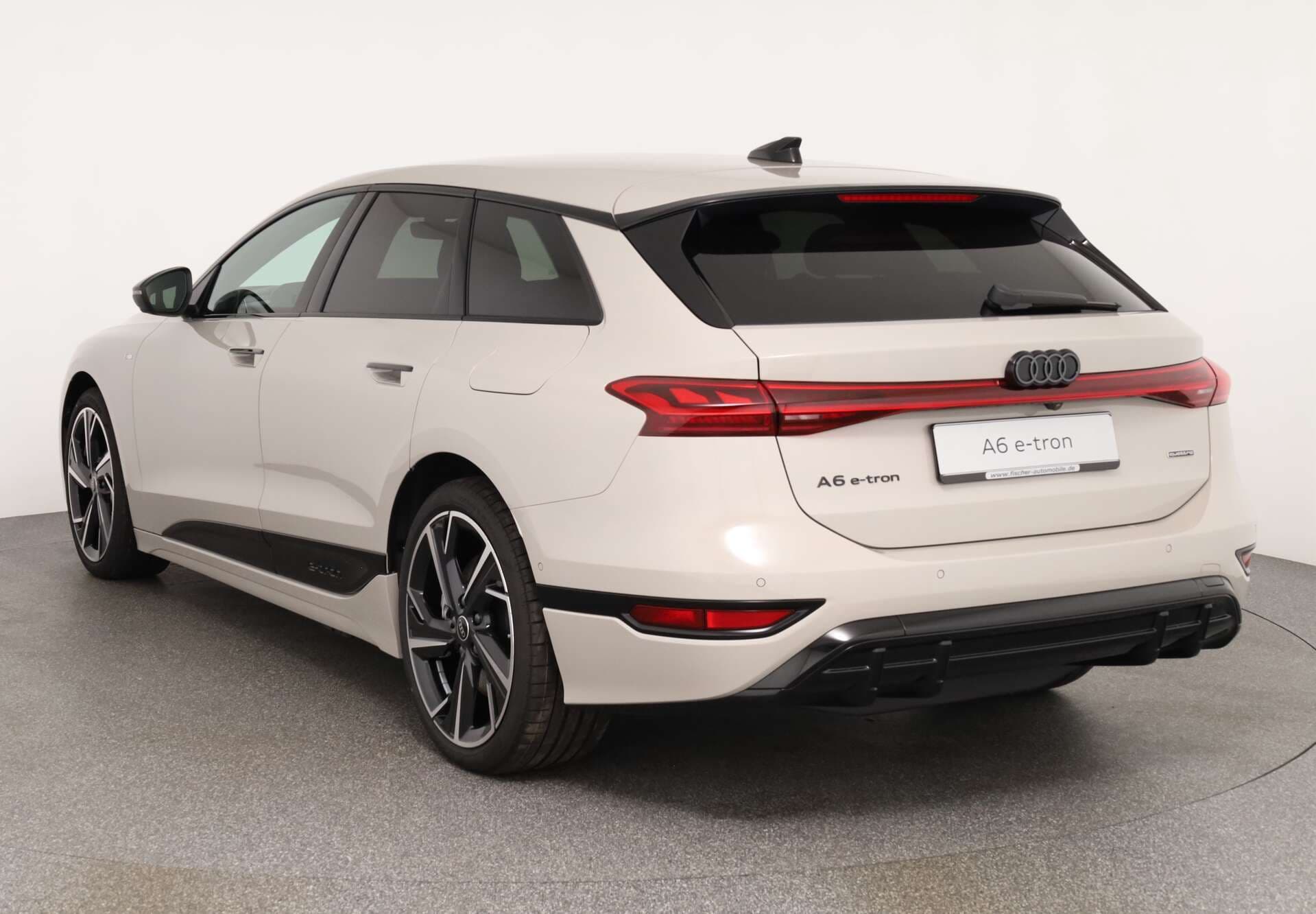 AUDI A6 Avant e-tron, photo 3 sur 17