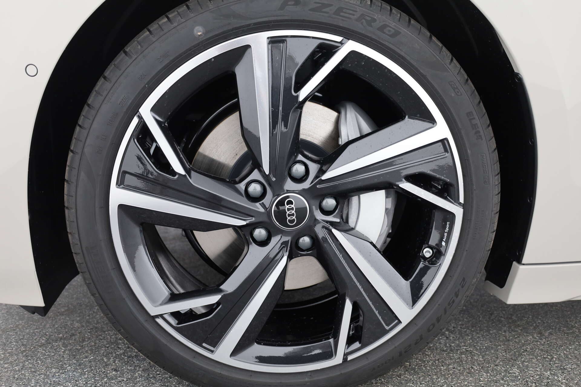 AUDI A6 Avant e-tron, photo 7 sur 17