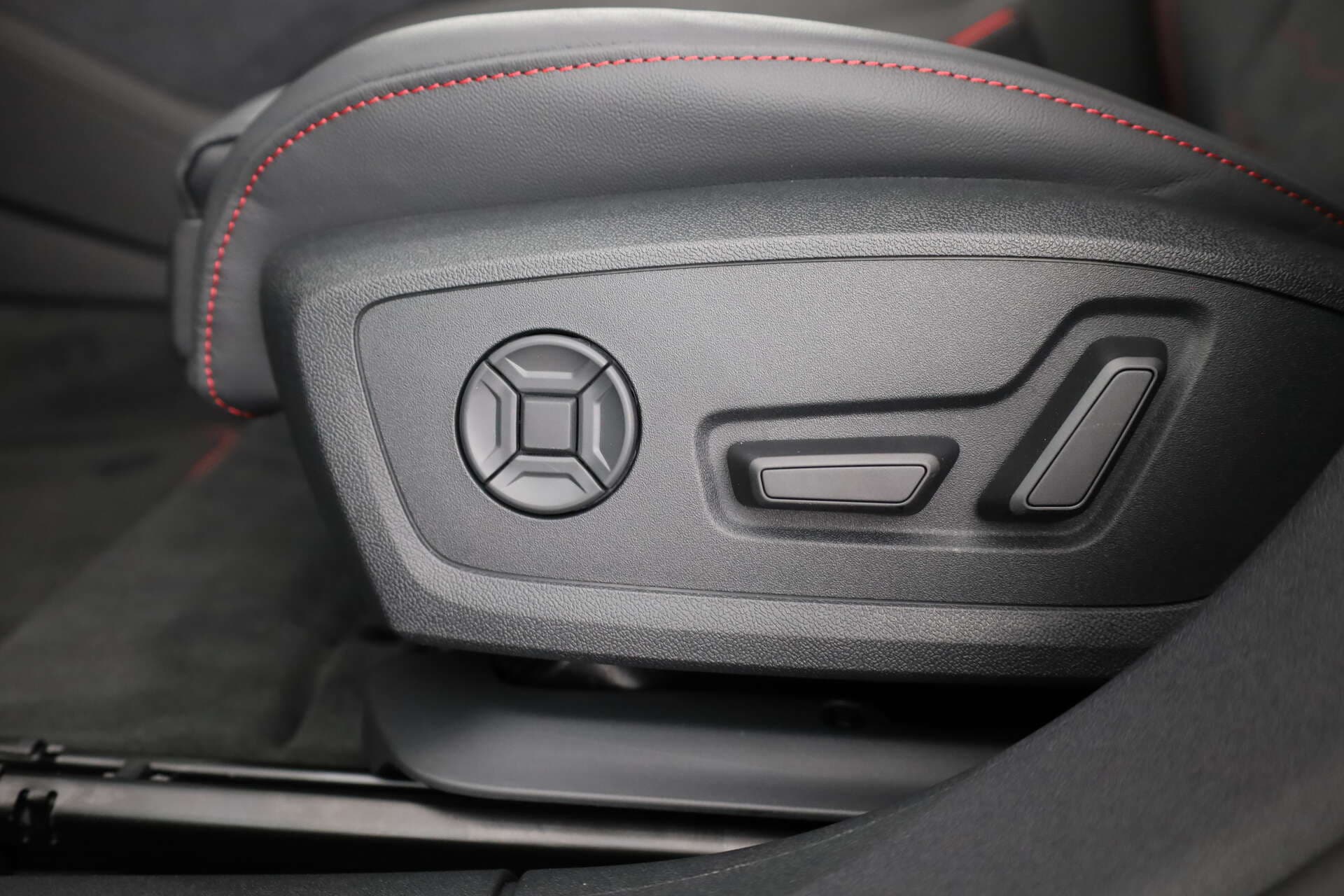 AUDI A6 Avant e-tron, photo 16 sur 17