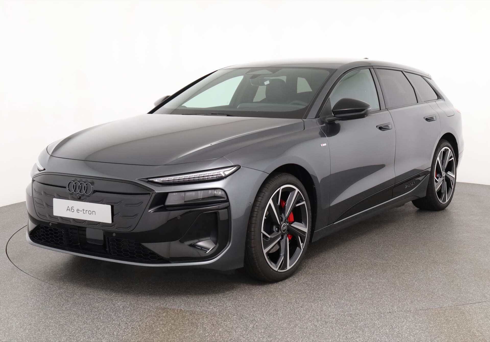 AUDI A6 Avant e-tron, photo 1 sur 17