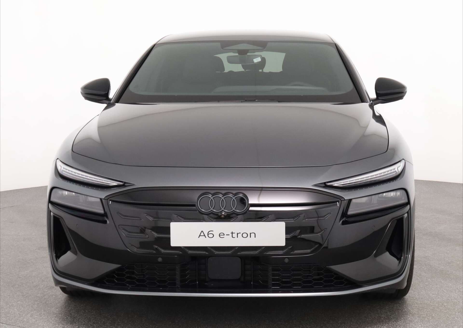 AUDI A6 Avant e-tron, photo 2 sur 17