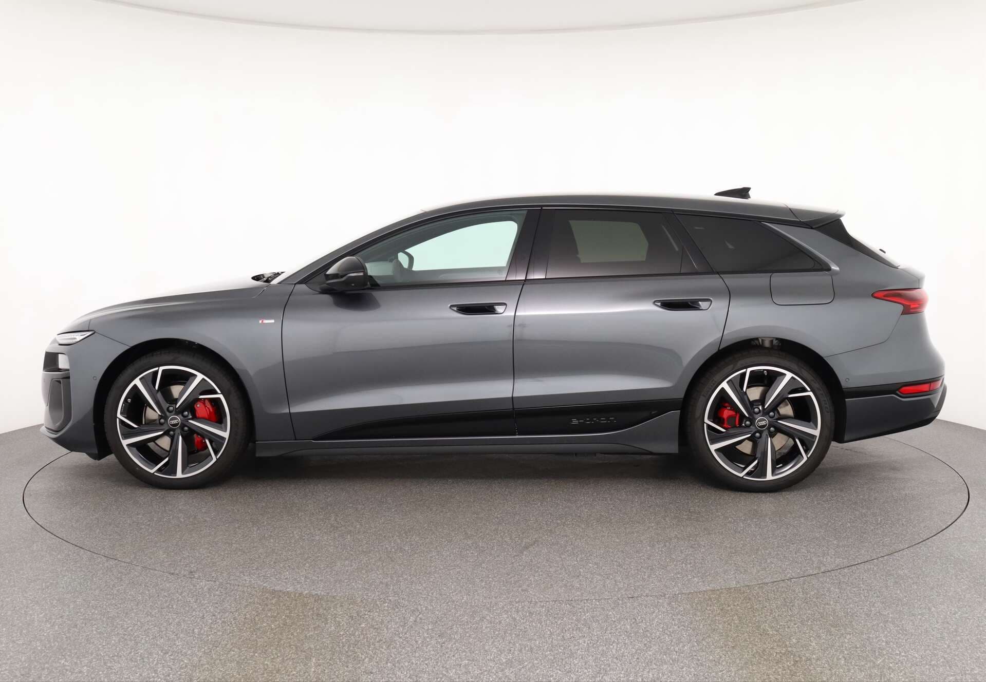 AUDI A6 Avant e-tron, photo 4 sur 17