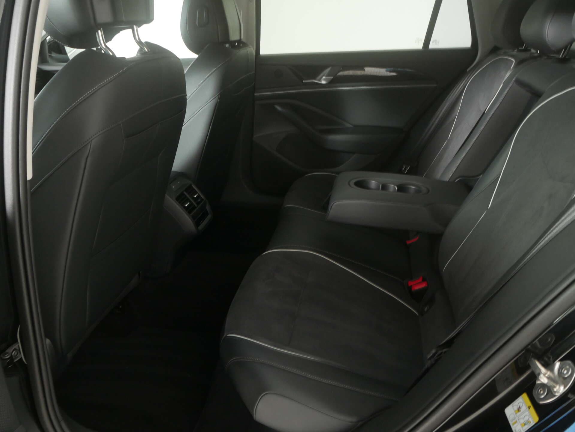VOLKSWAGEN Passat, photo 11 sur 17
