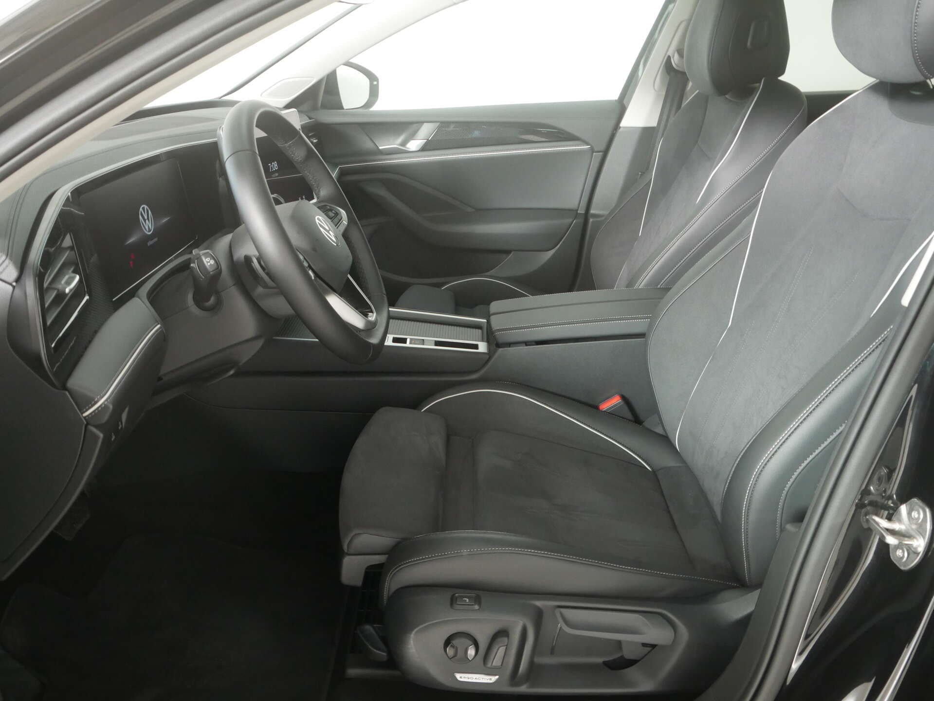 VOLKSWAGEN Passat, photo 12 sur 17