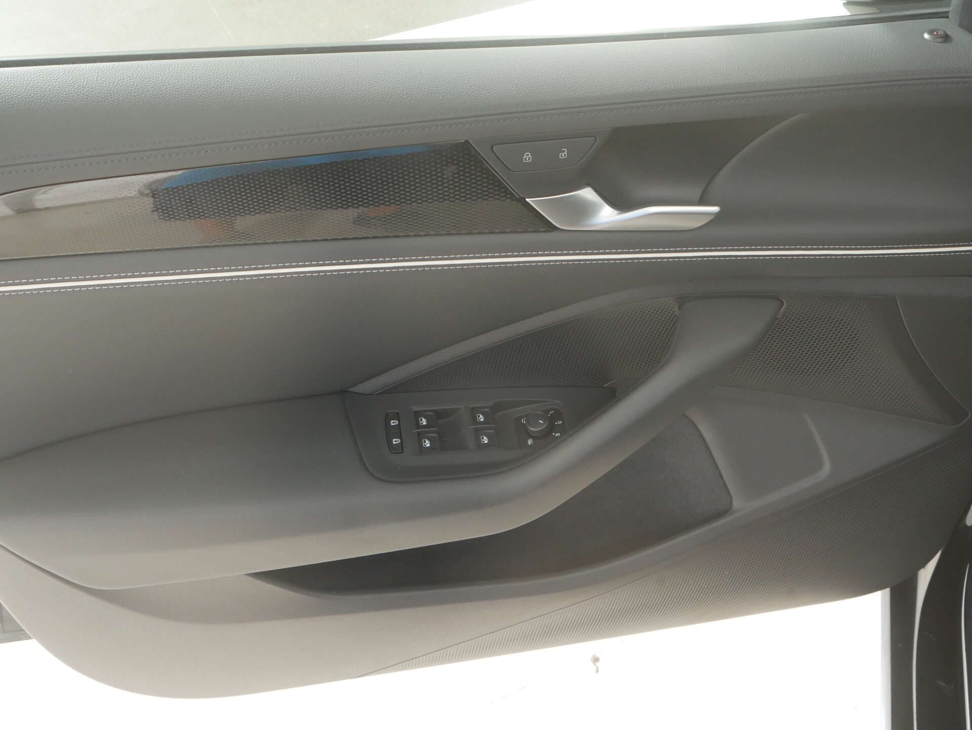 VOLKSWAGEN Passat, photo 14 sur 17