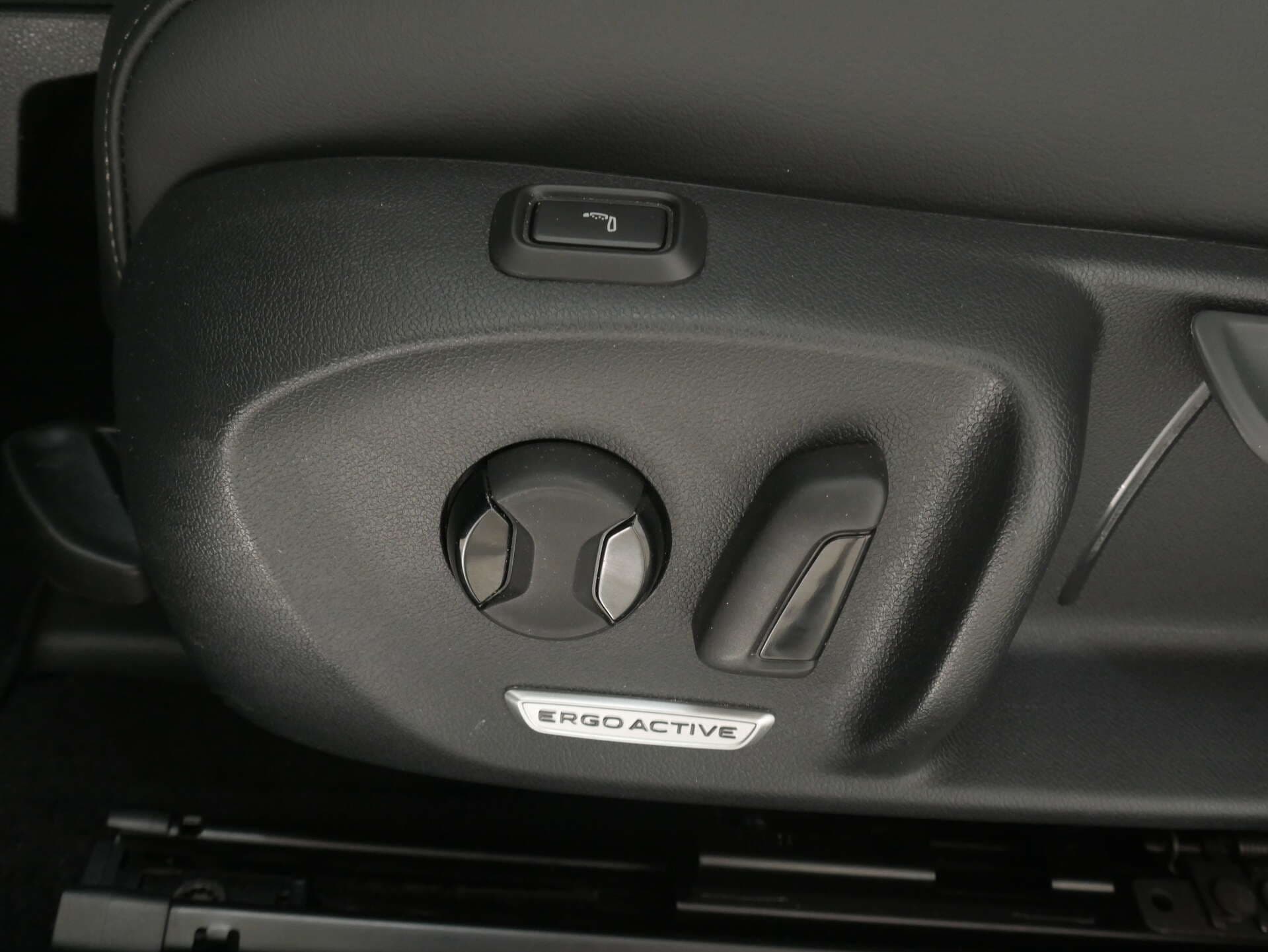 VOLKSWAGEN Passat, photo 16 sur 17