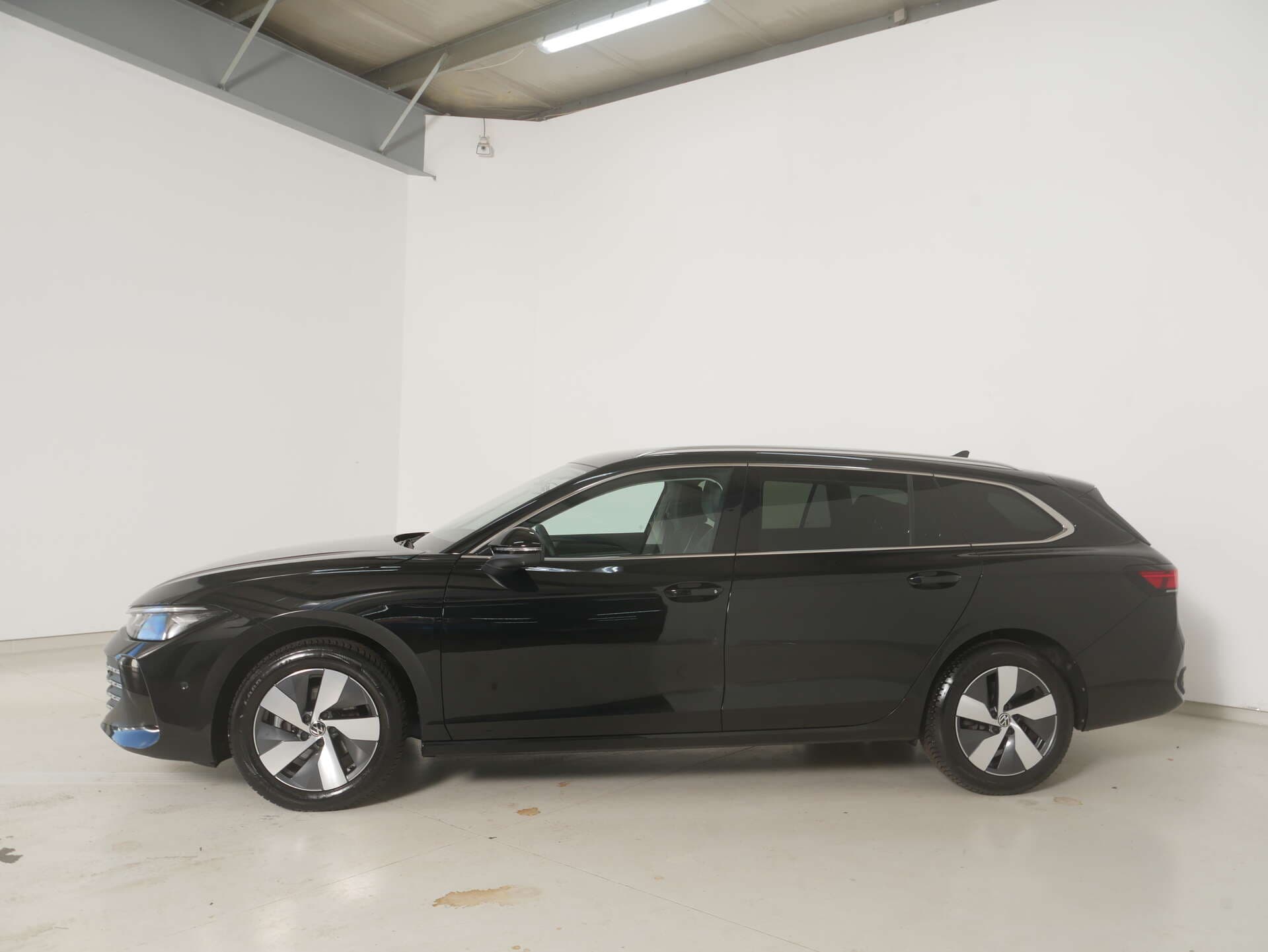 VOLKSWAGEN Passat, photo 4 sur 17