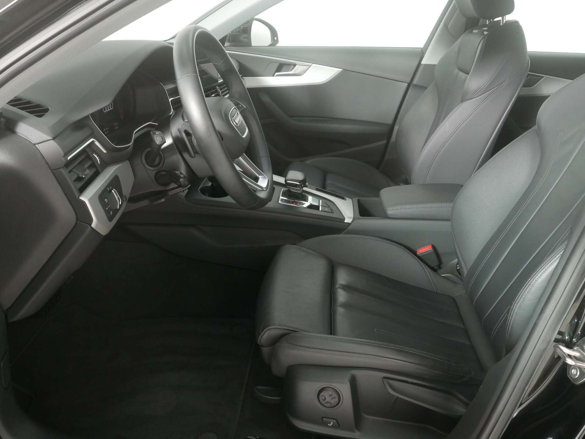 AUDI A4 Avant, photo 12 sur 17