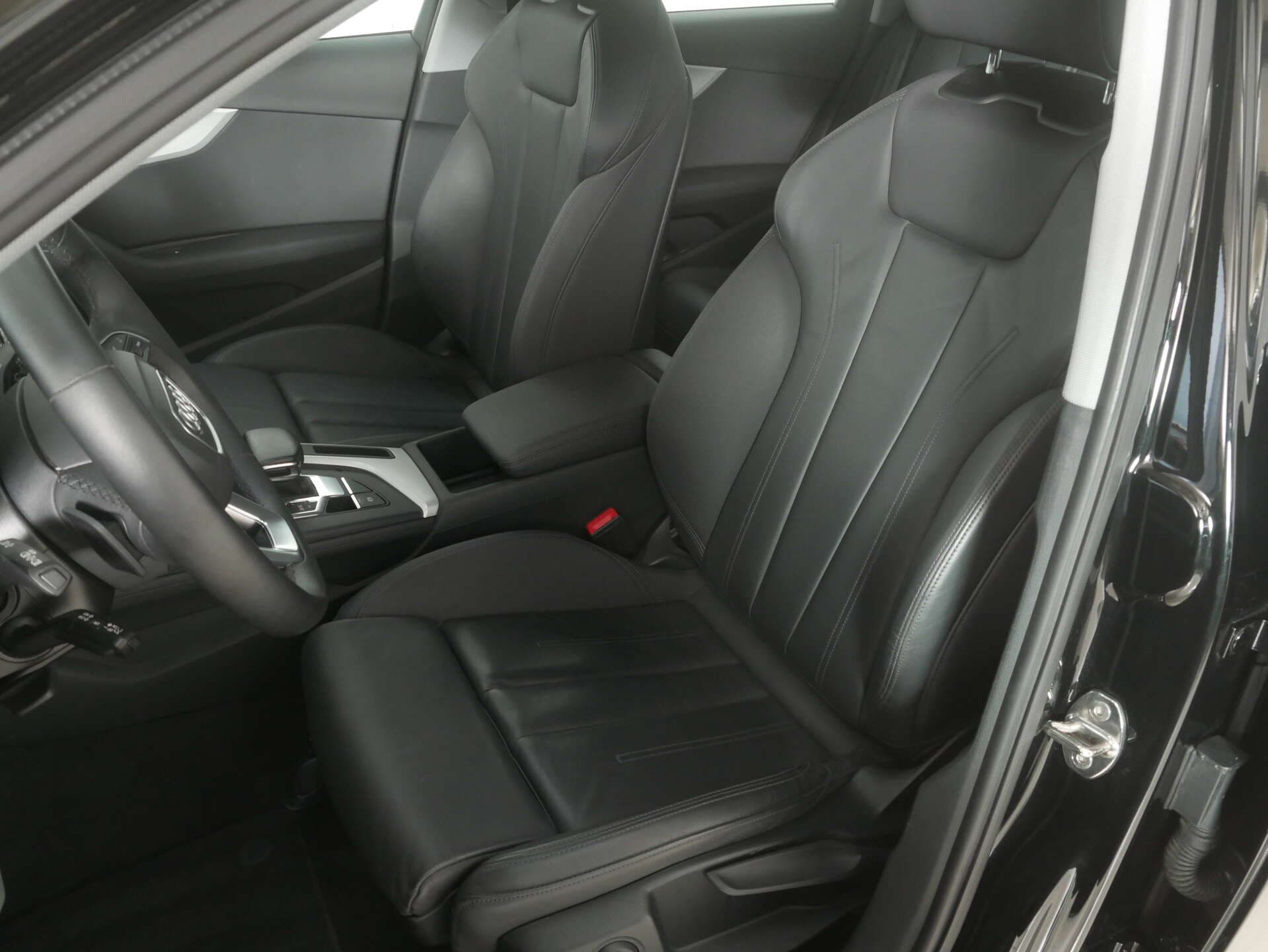 AUDI A4 Avant, photo 13 sur 17