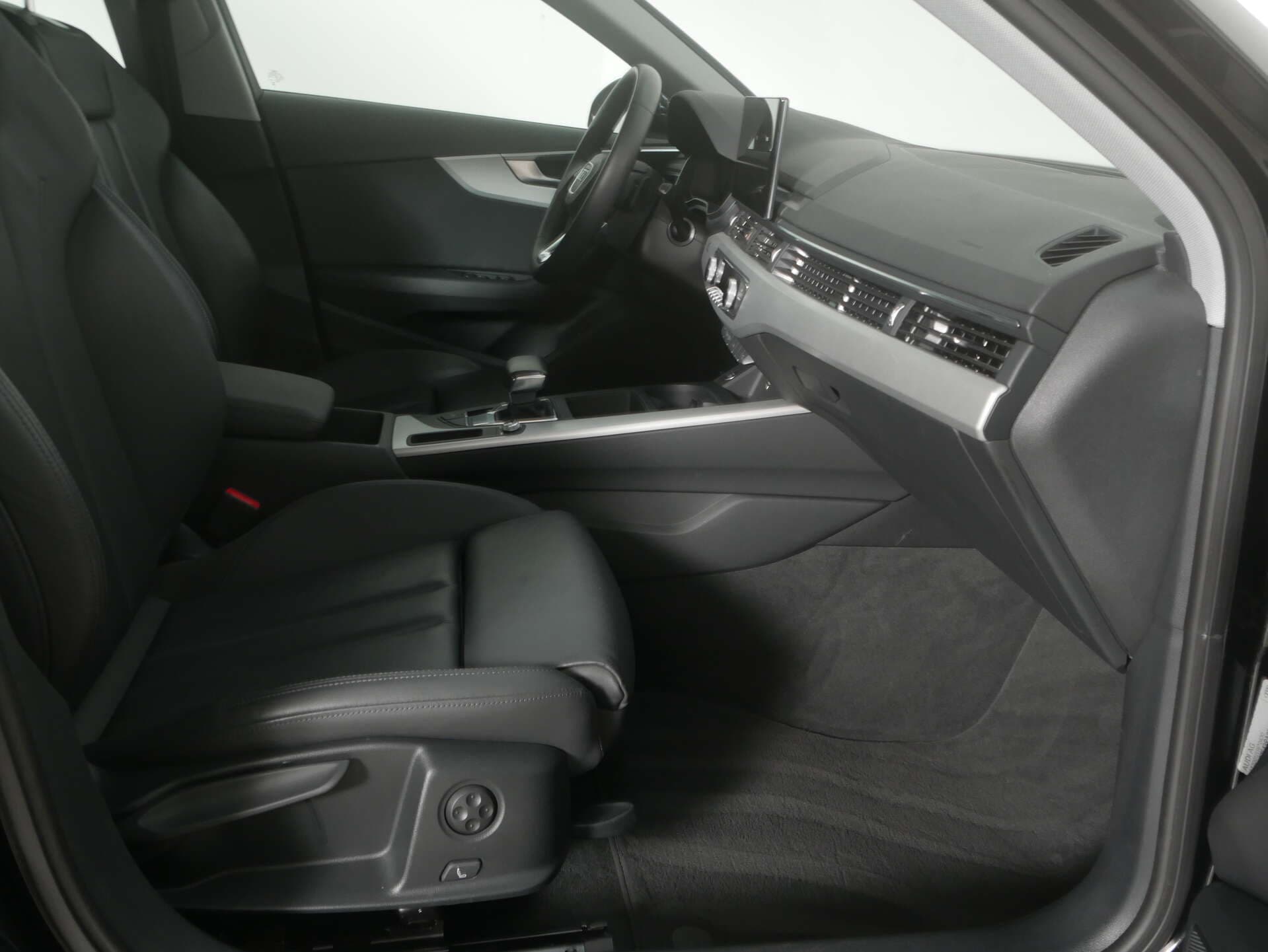 AUDI A4 Avant, photo 14 sur 17