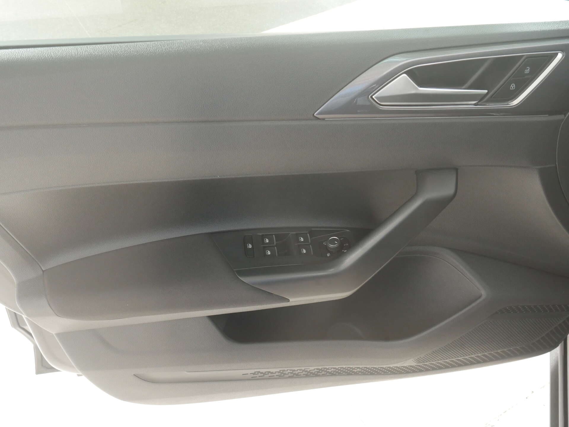 VOLKSWAGEN Polo, photo 14 sur 17