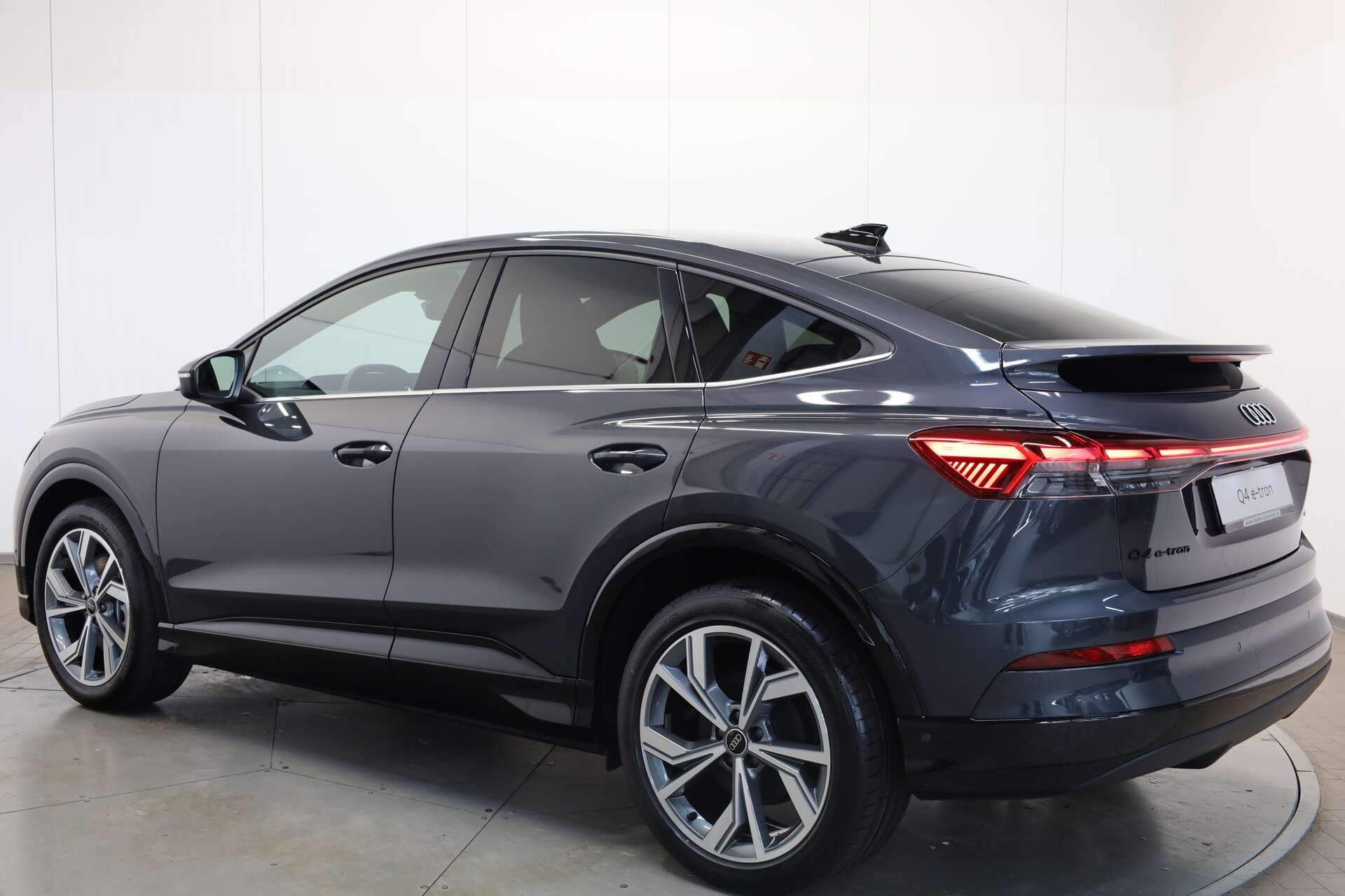 AUDI Q4 e-tron Sportback, photo 3 sur 17