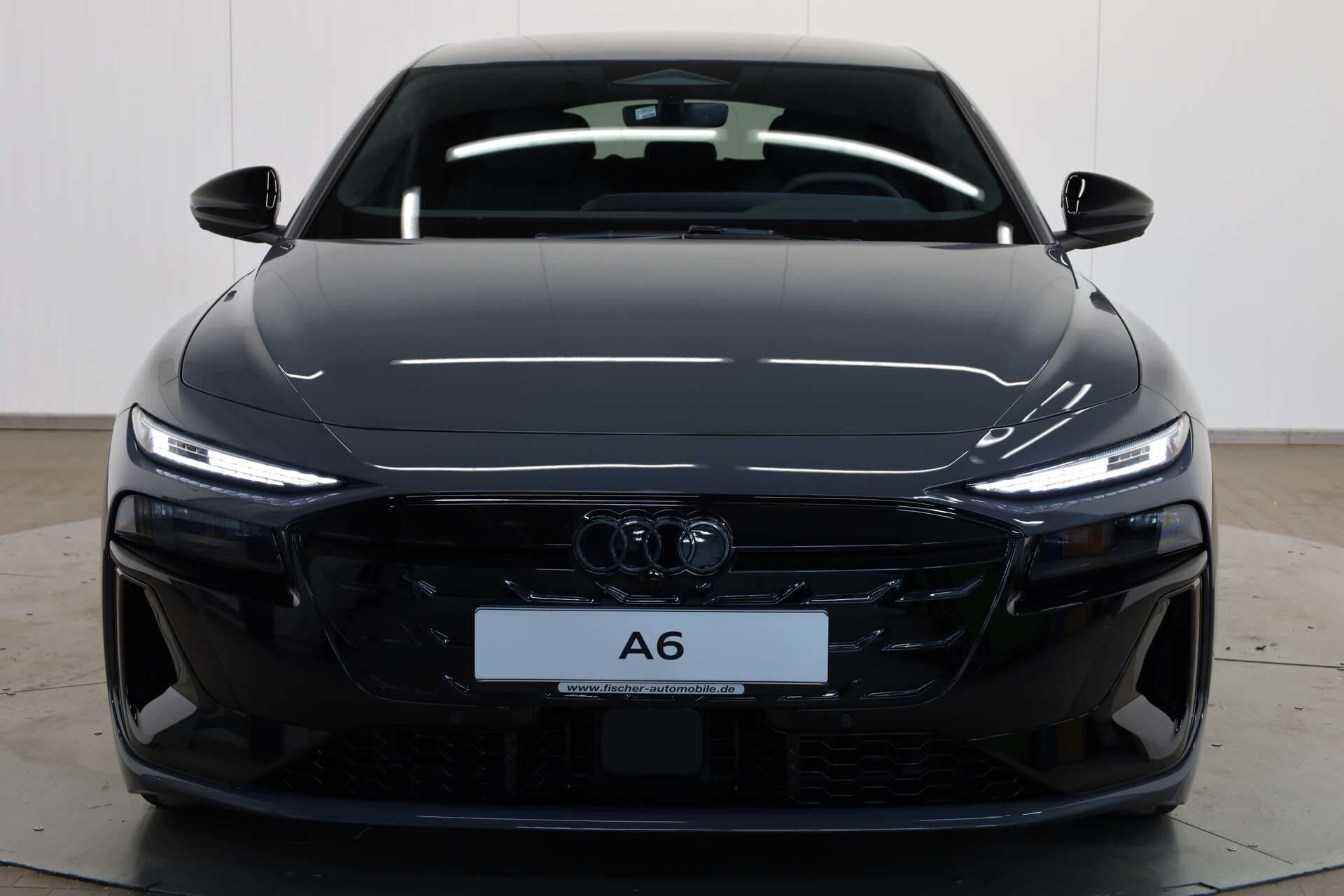 AUDI A6 Avant e-tron, photo 2 sur 17