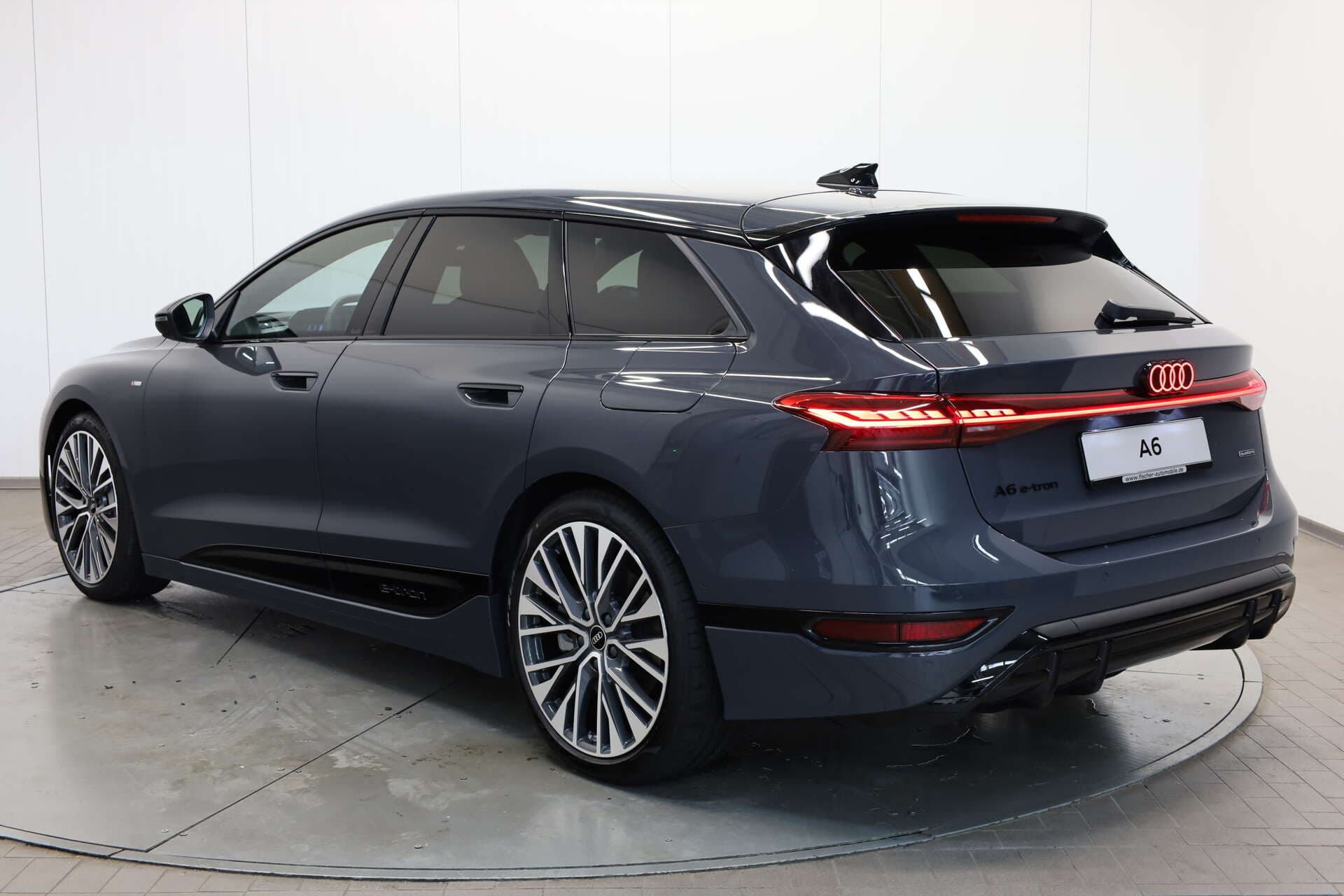 AUDI A6 Avant e-tron, photo 3 sur 17