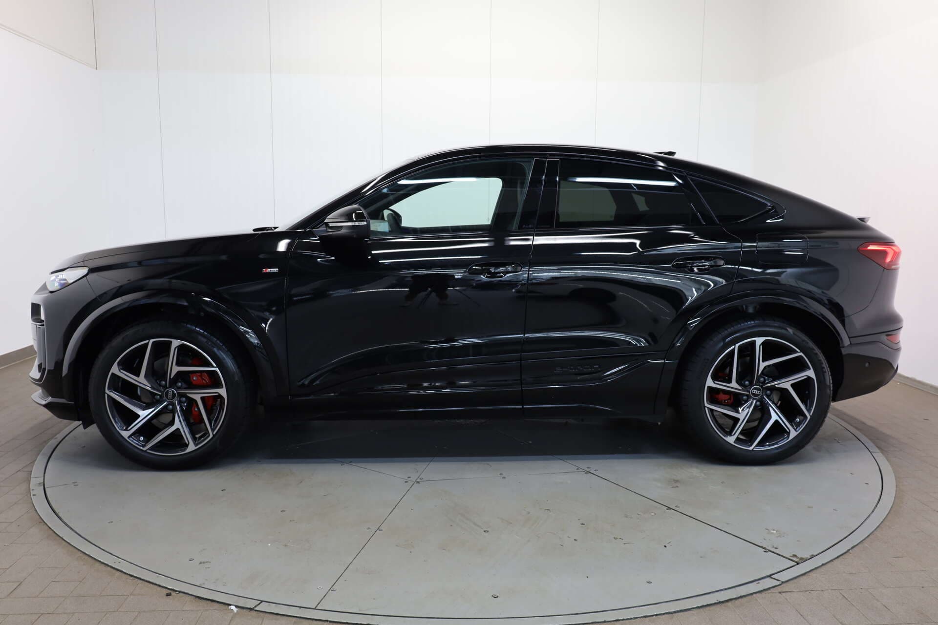 AUDI Q6 Sportback, photo 4 sur 17