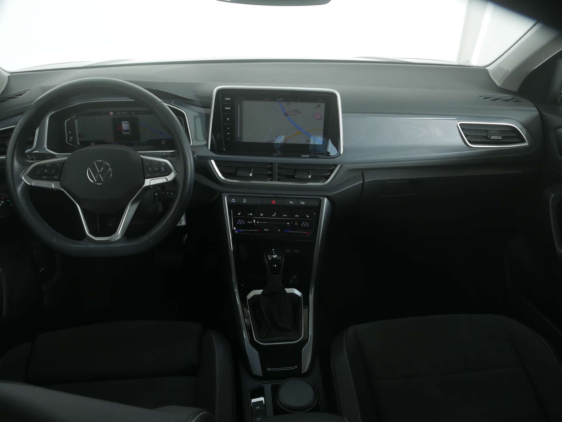 VOLKSWAGEN T-Roc, photo 13 sur 17