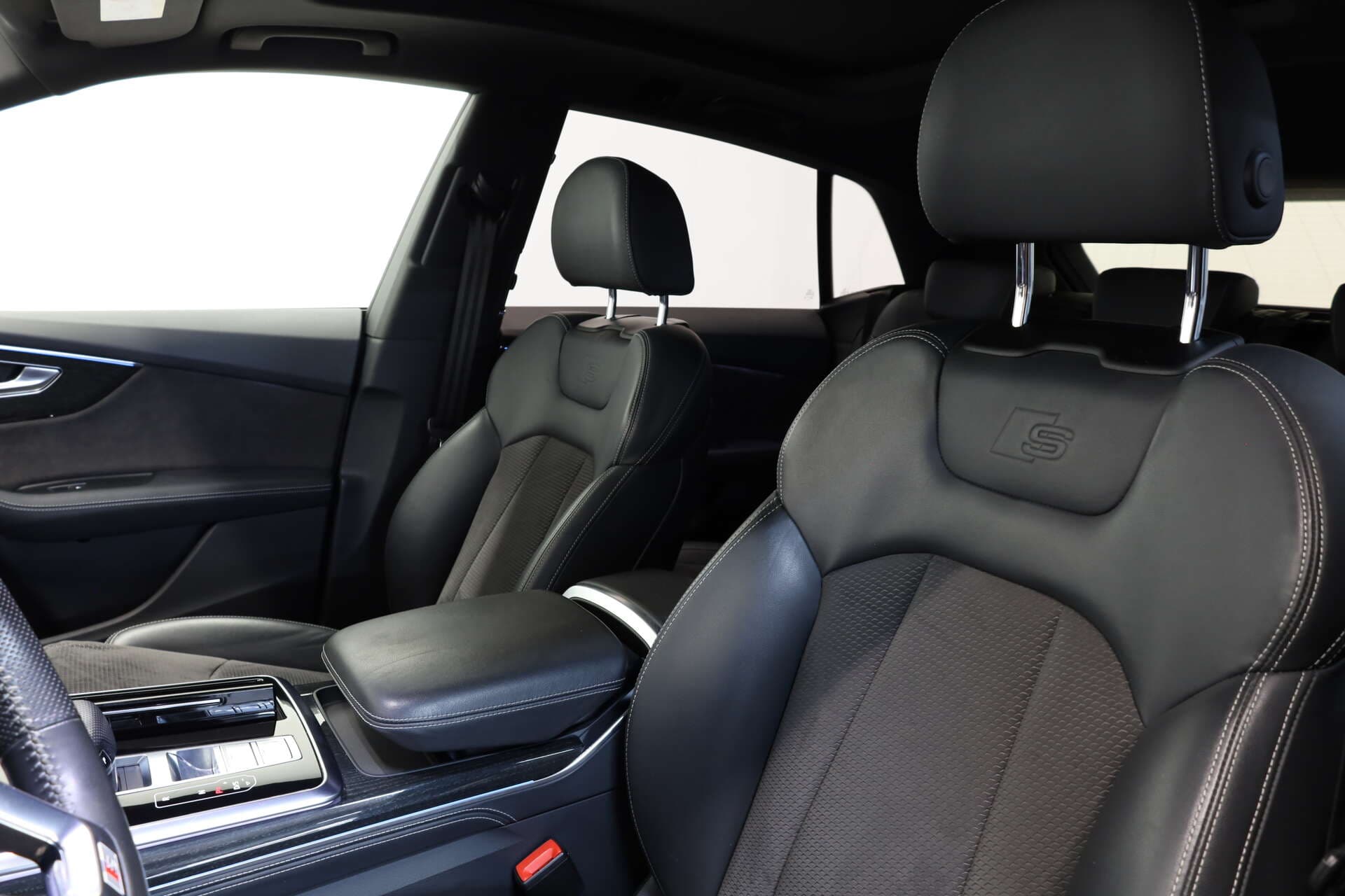 AUDI Q8, photo 9 sur 17