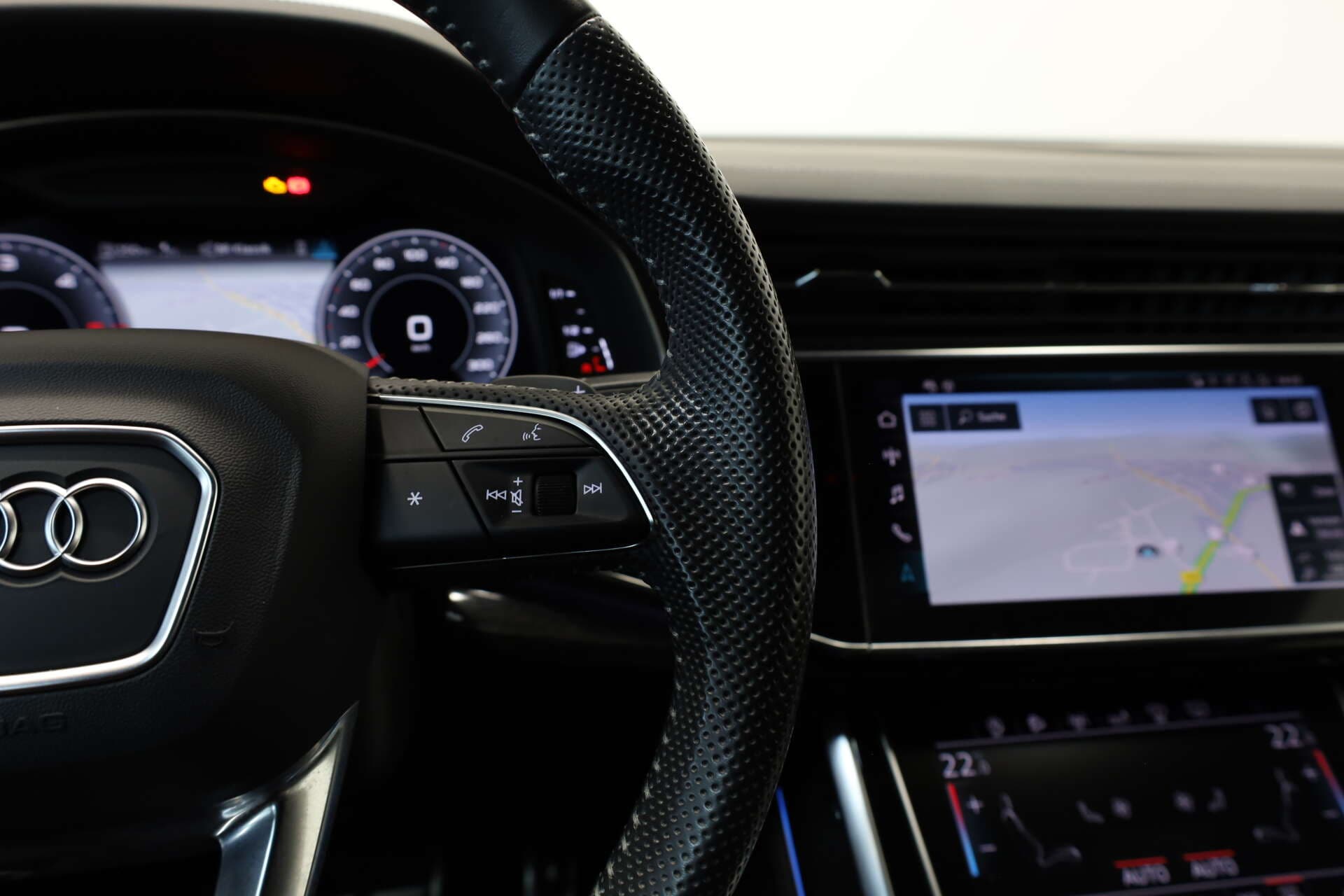 AUDI Q8, photo 15 sur 17