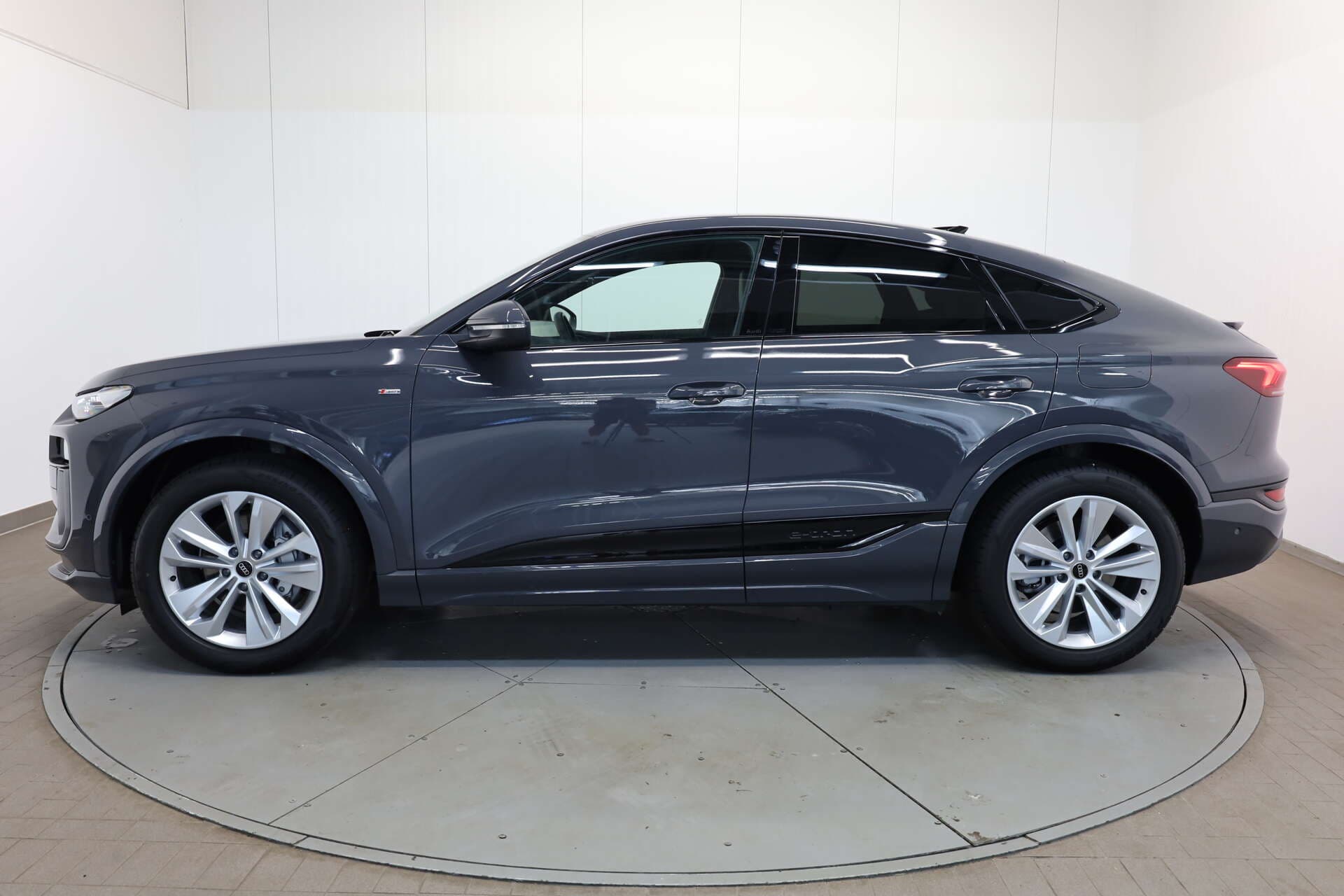 AUDI Q6 Sportback, photo 4 sur 17