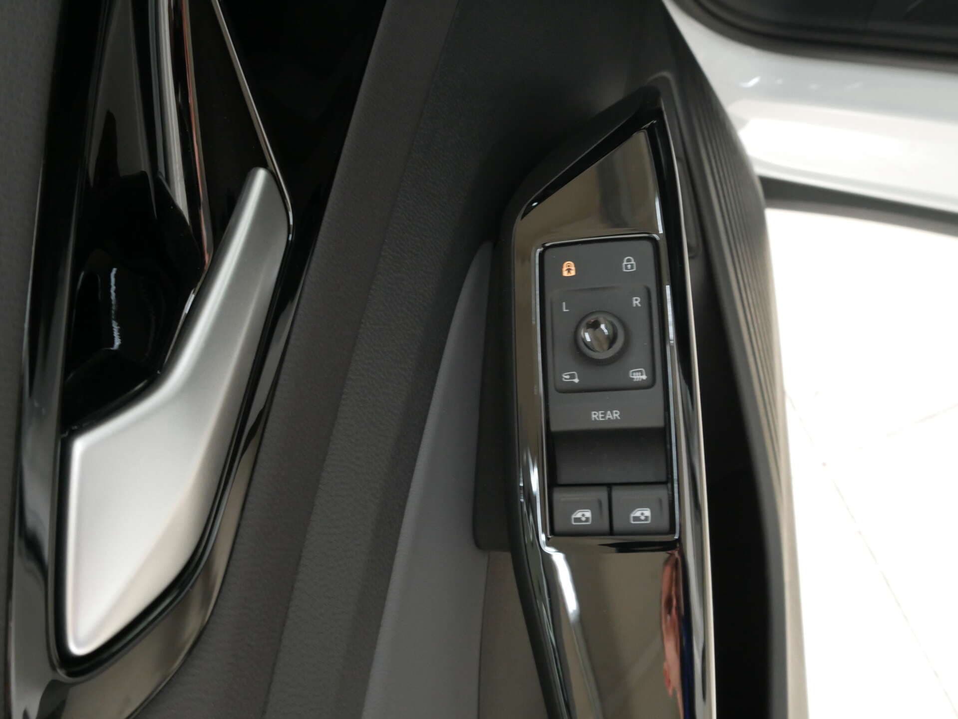 VOLKSWAGEN ID.4, photo 14 sur 17