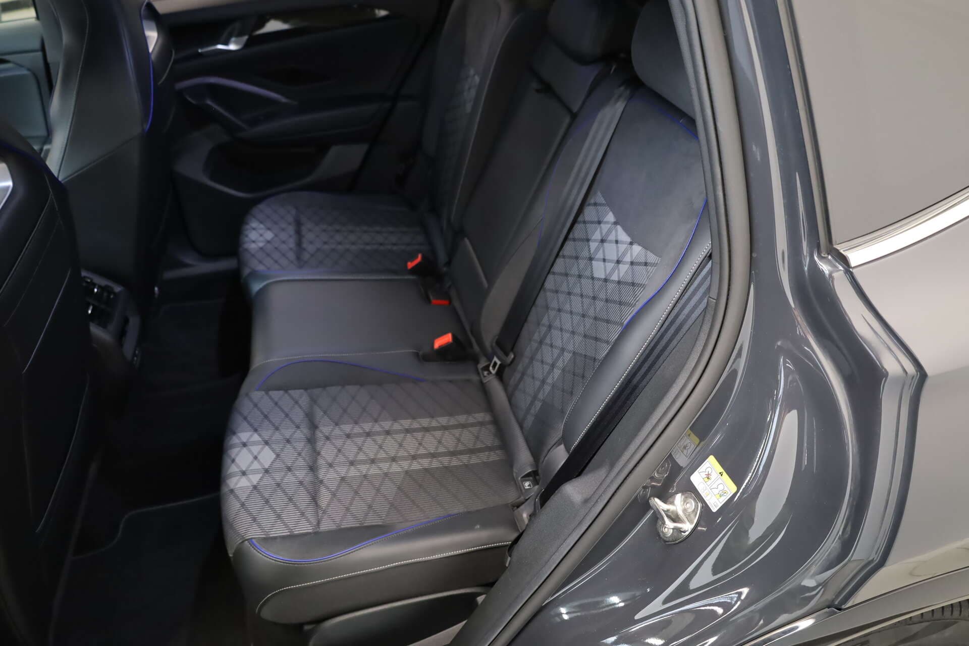 VOLKSWAGEN Tiguan, photo 14 sur 17