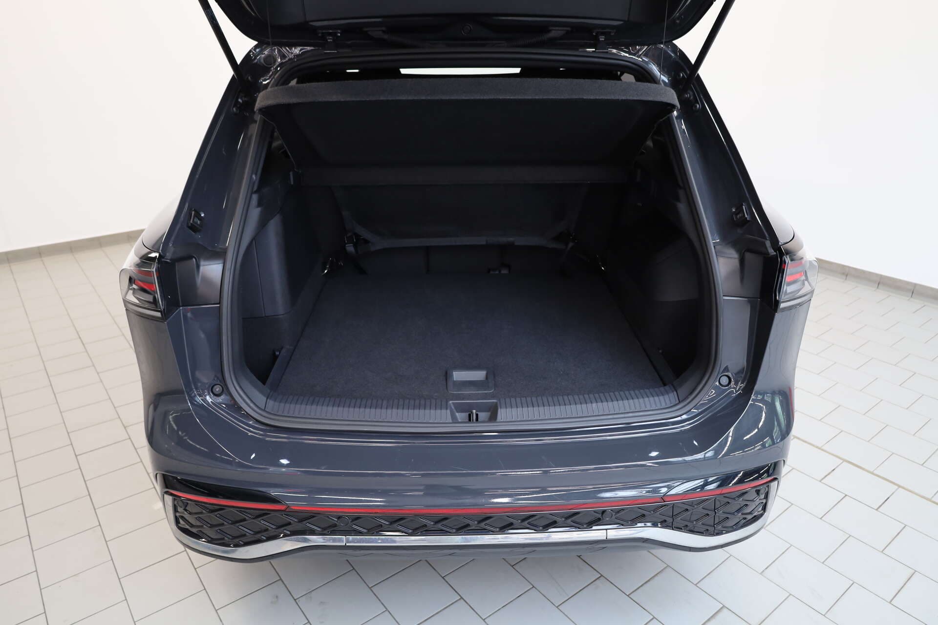 VOLKSWAGEN Tiguan, photo 15 sur 17