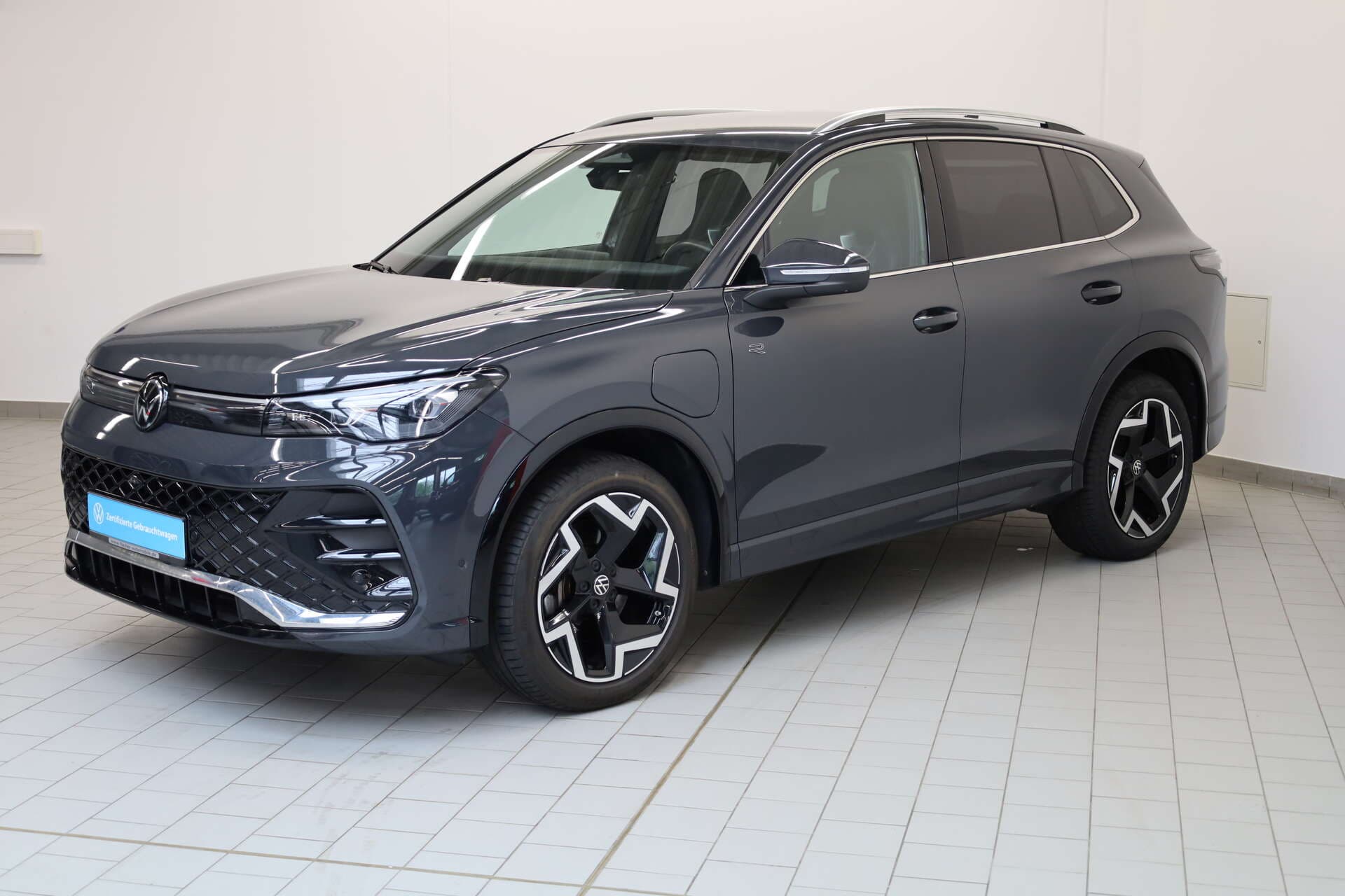 VOLKSWAGEN Tiguan, photo 1 sur 17