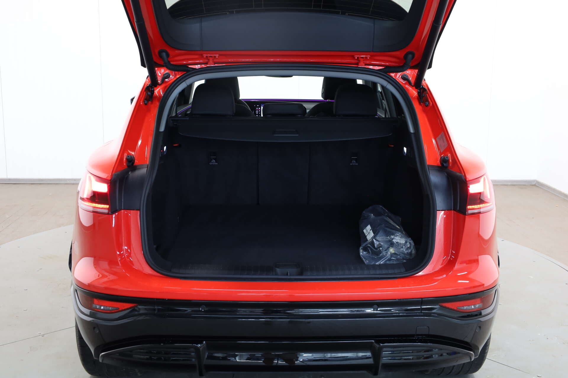 AUDI Q6 SUV, photo 11 sur 17