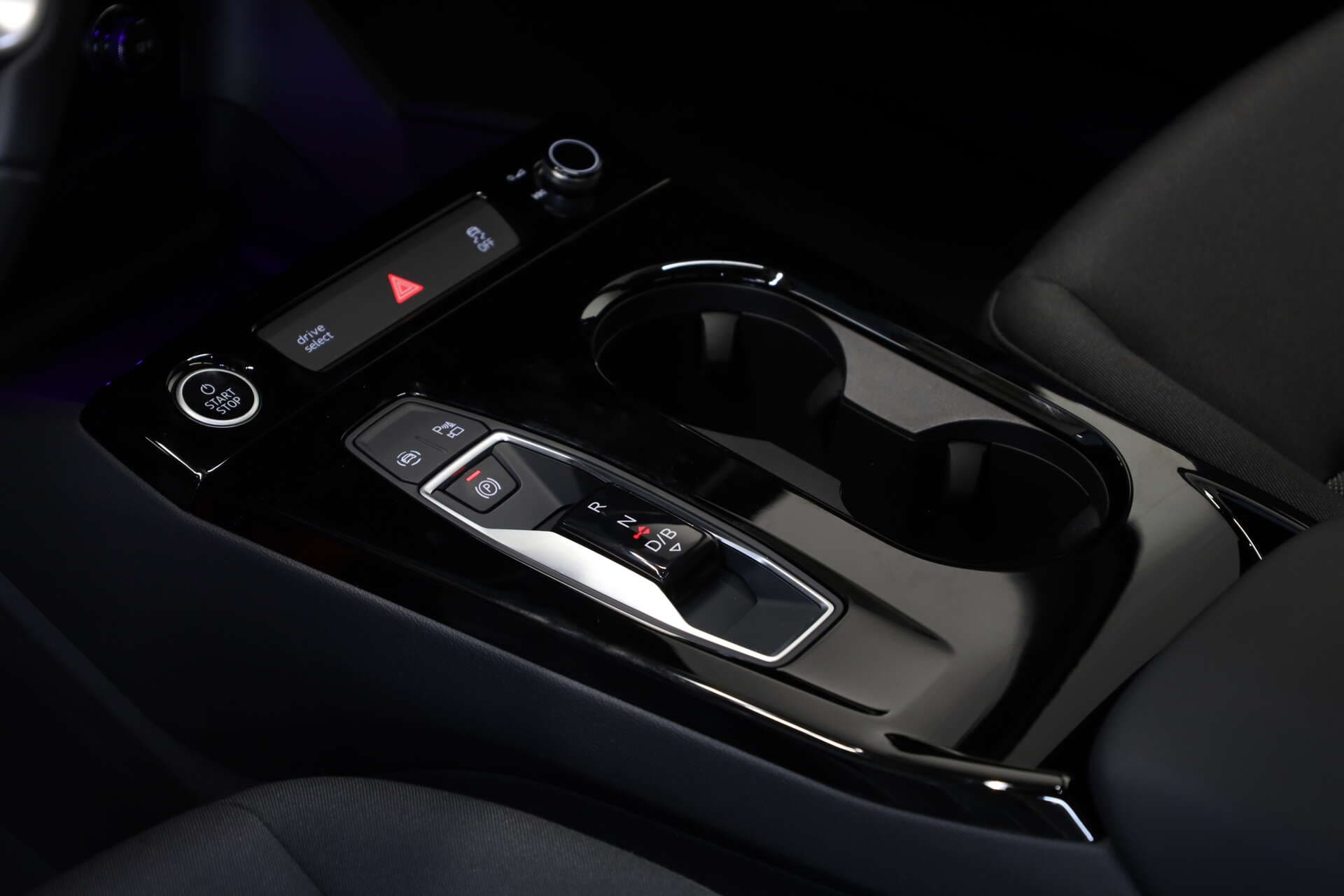 AUDI Q6 SUV, photo 17 sur 17