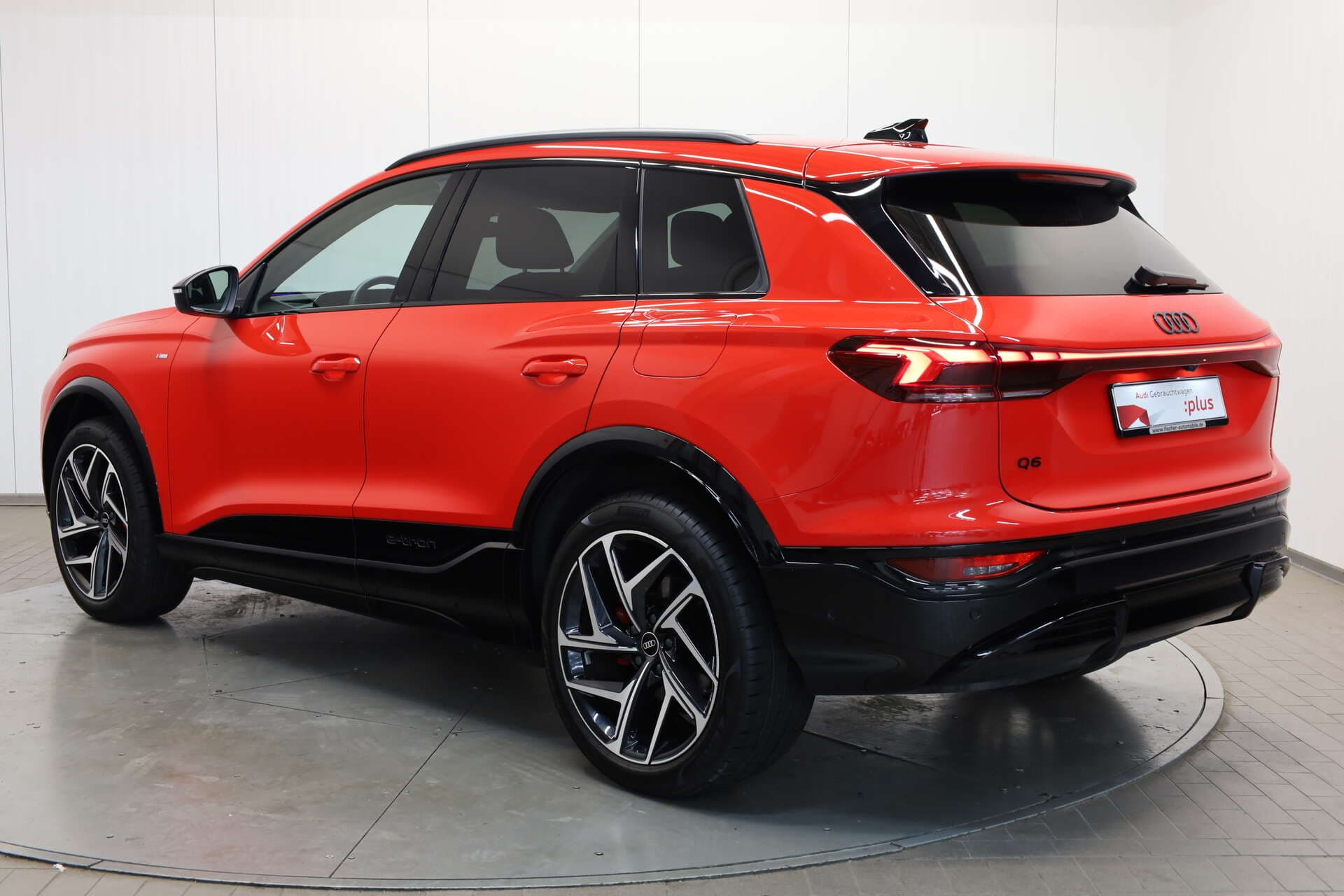 AUDI Q6 SUV, photo 3 sur 17