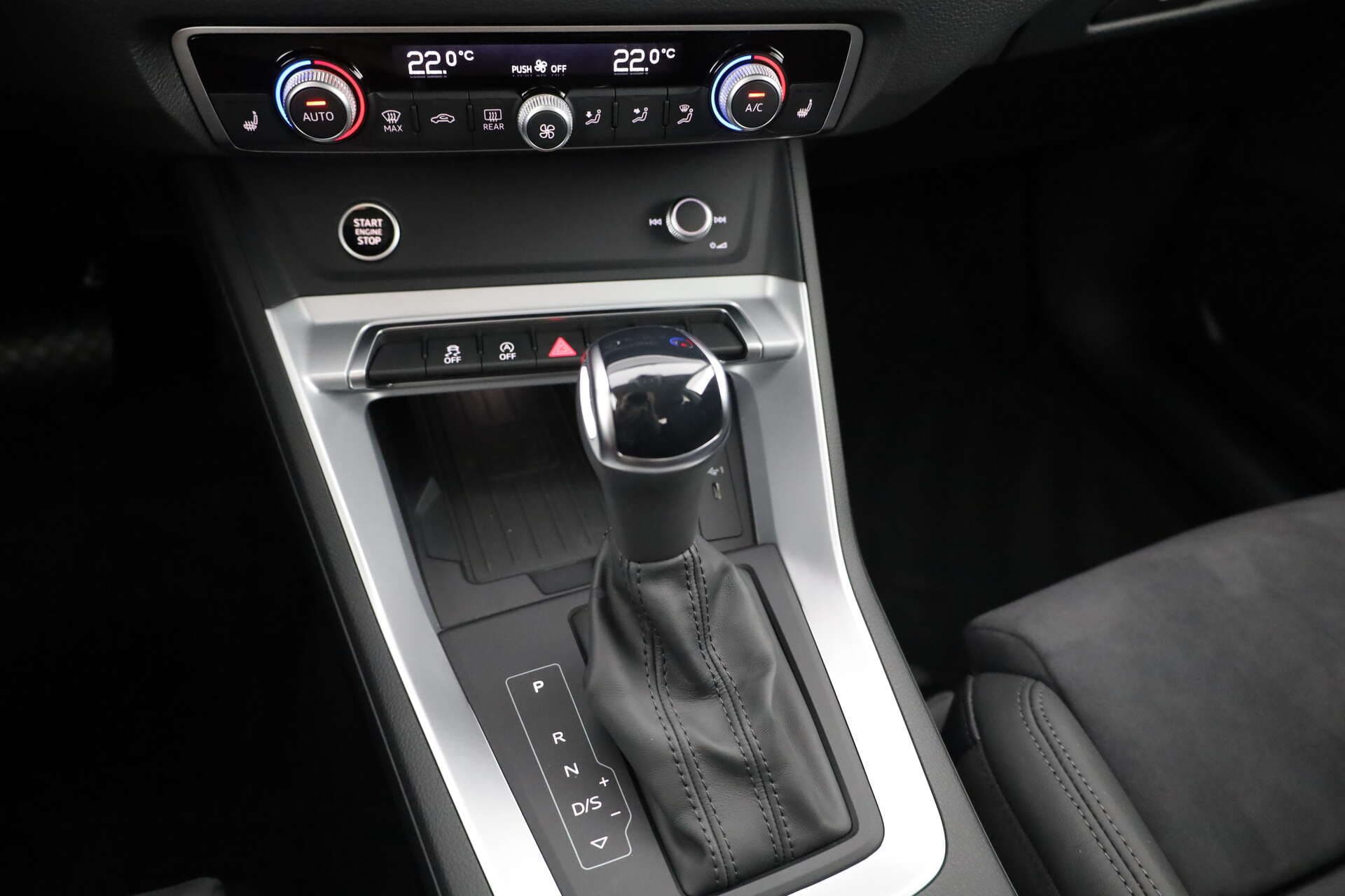 AUDI Q3, photo 16 sur 17