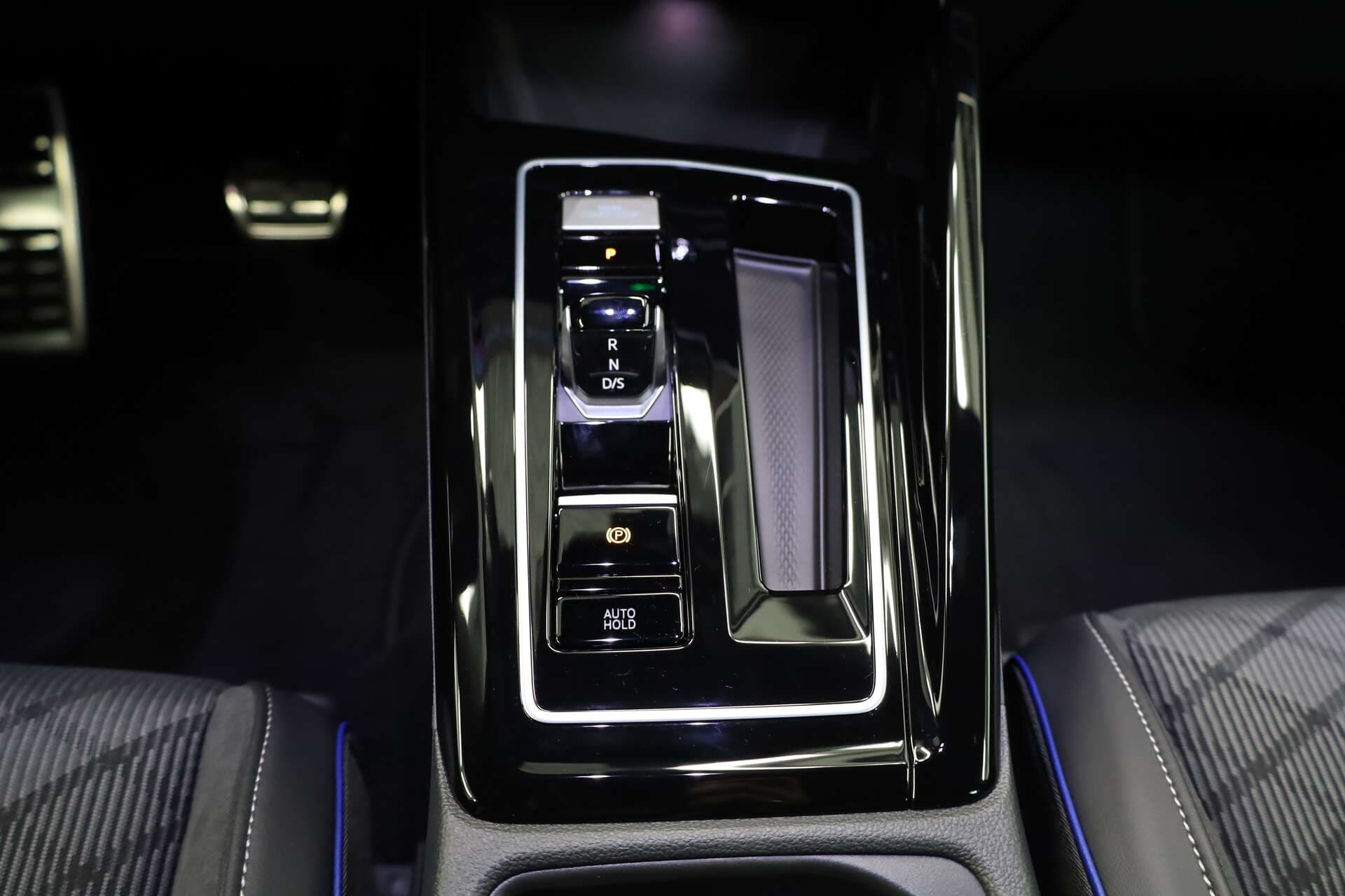 VOLKSWAGEN Golf, photo 11 sur 15