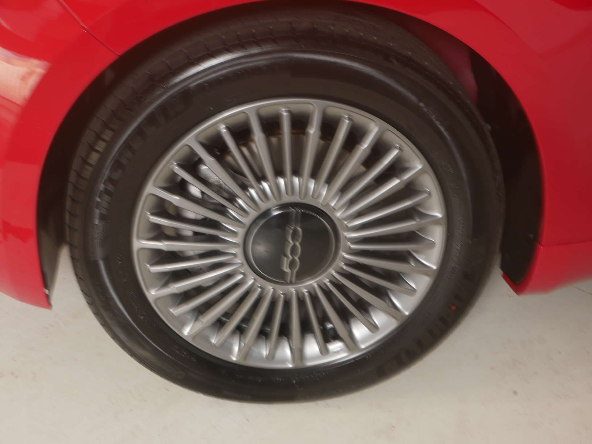 FIAT 500 Hybrid, photo 8 sur 17