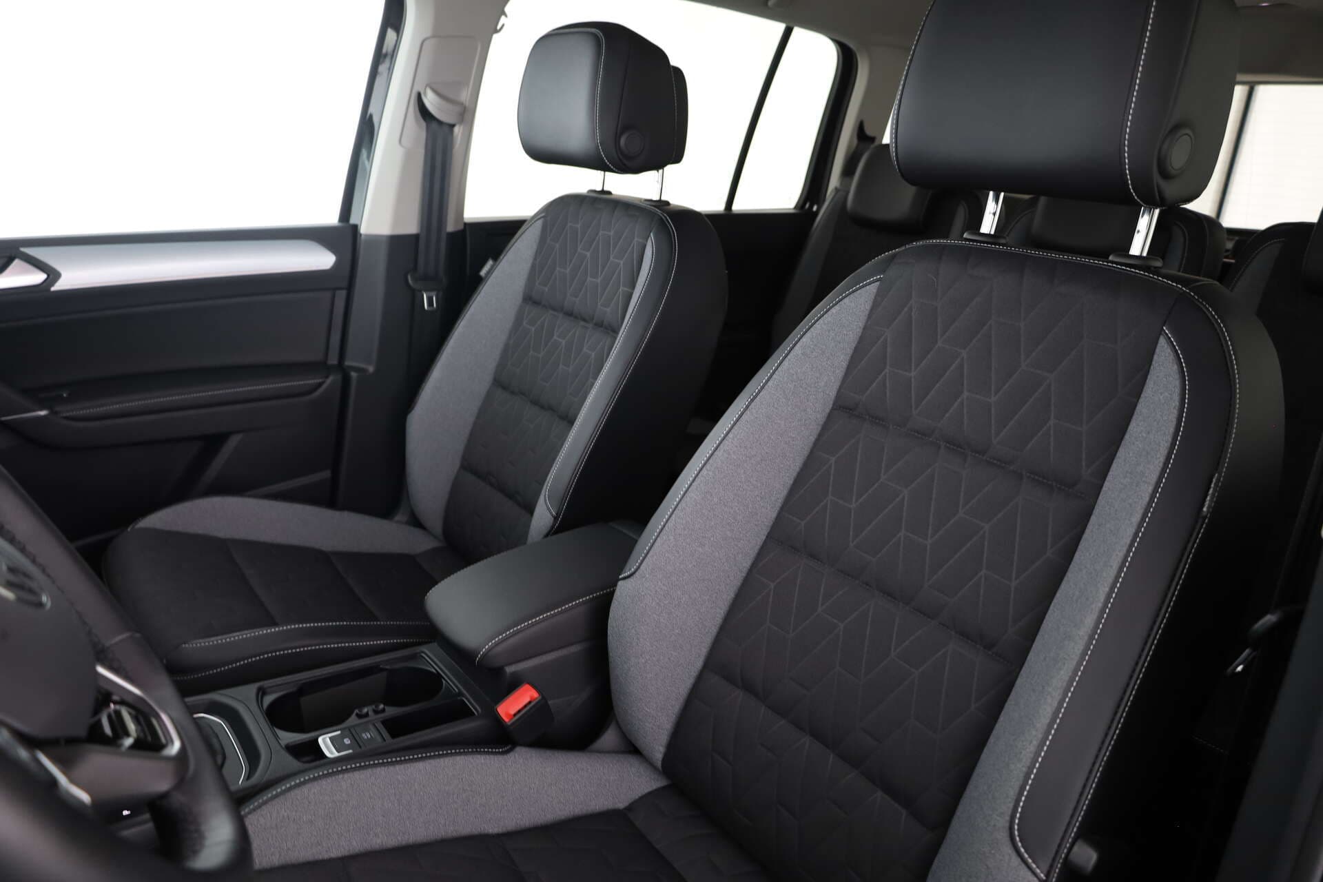 VOLKSWAGEN Touran, photo 9 sur 17
