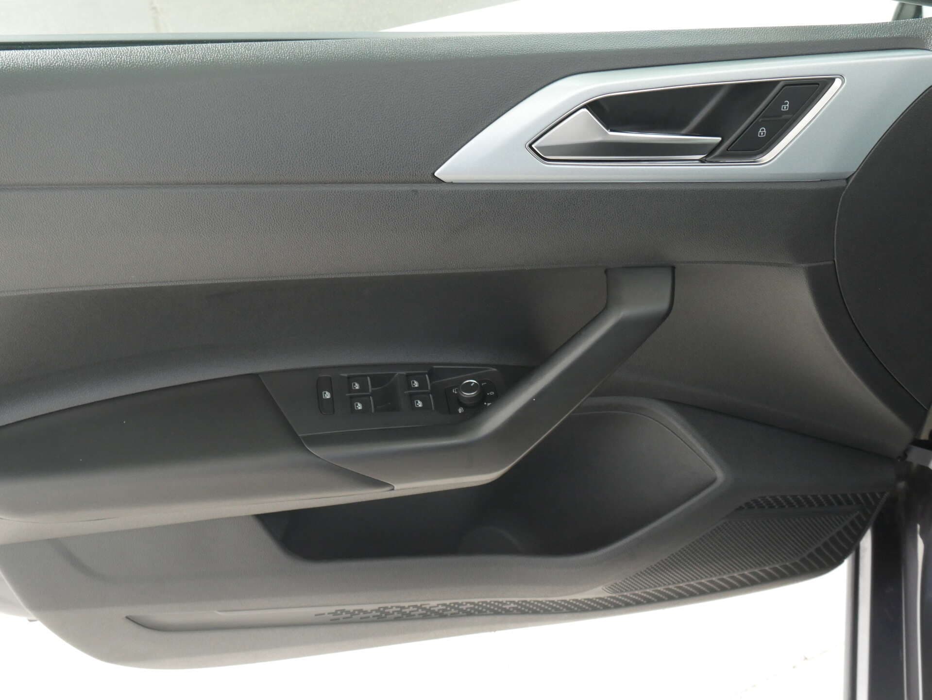 VOLKSWAGEN Polo, photo 14 sur 17