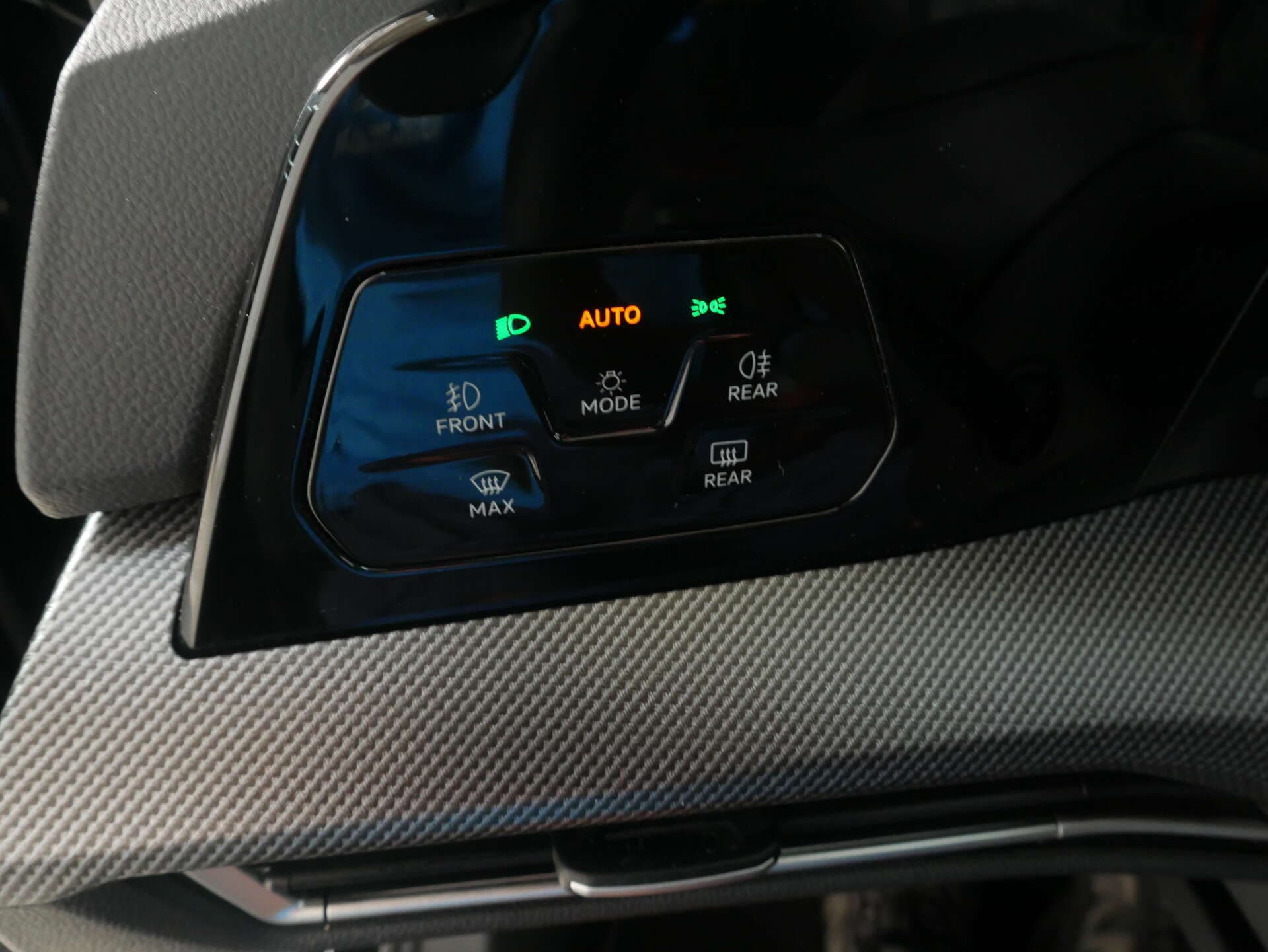 VOLKSWAGEN Golf, photo 16 sur 17