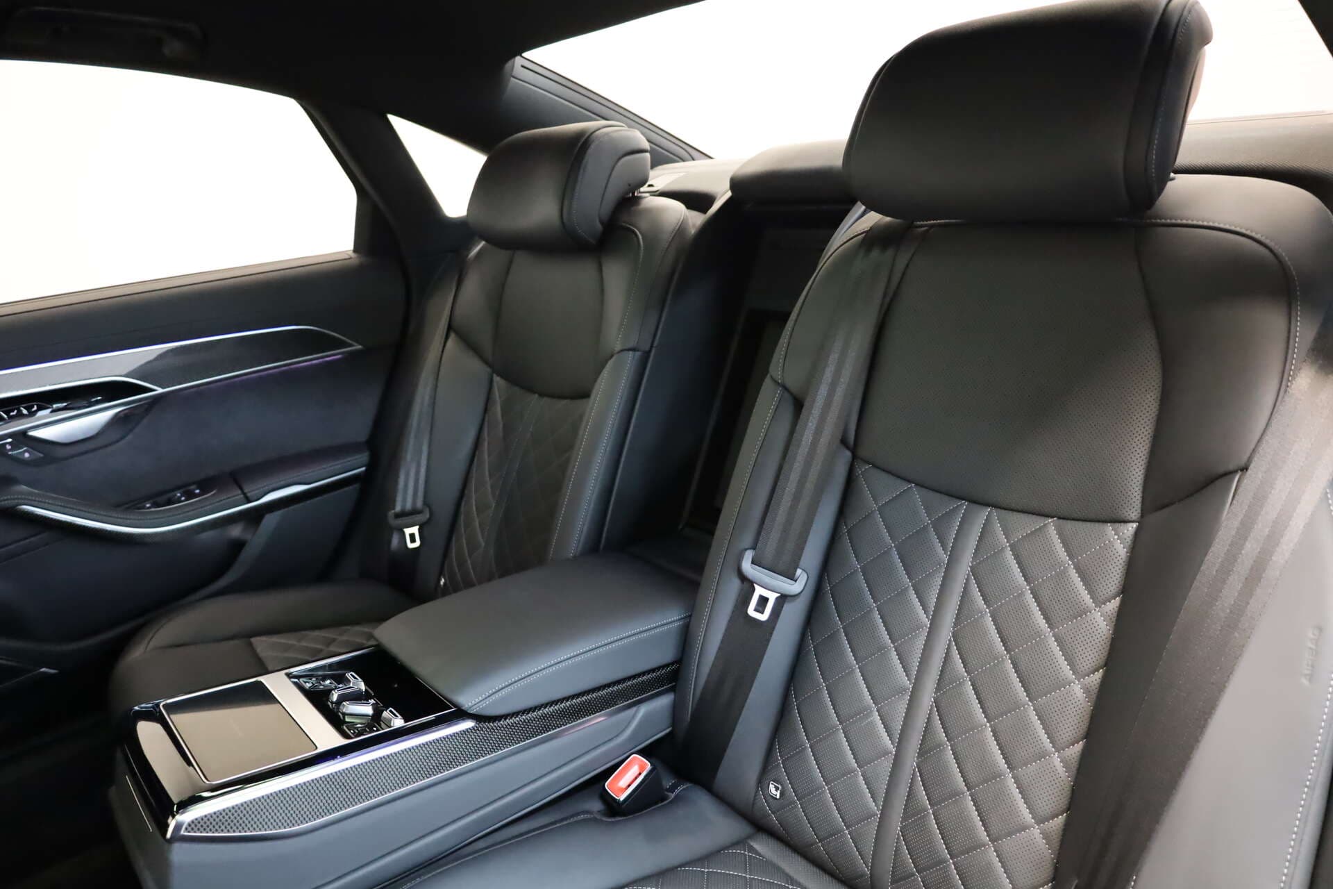 AUDI A8 L, photo 10 sur 17