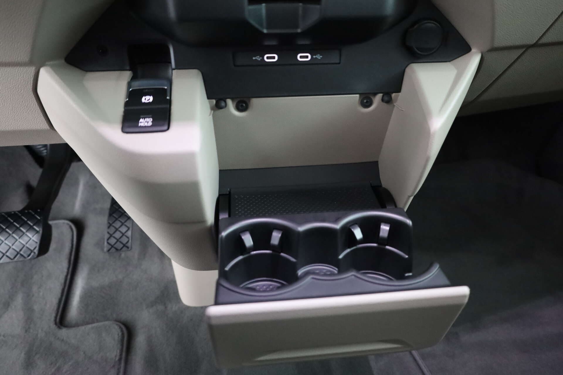 VOLKSWAGEN NUTZFAHRZEUGE T7 Multivan KÜ, photo 16 sur 17