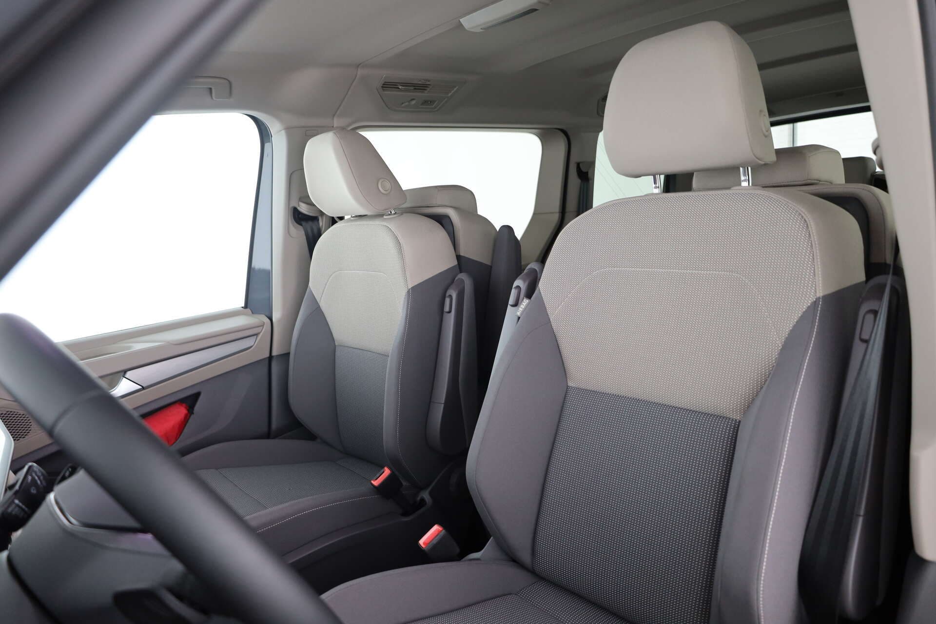 VOLKSWAGEN NUTZFAHRZEUGE T7 Multivan KÜ, photo 8 sur 17