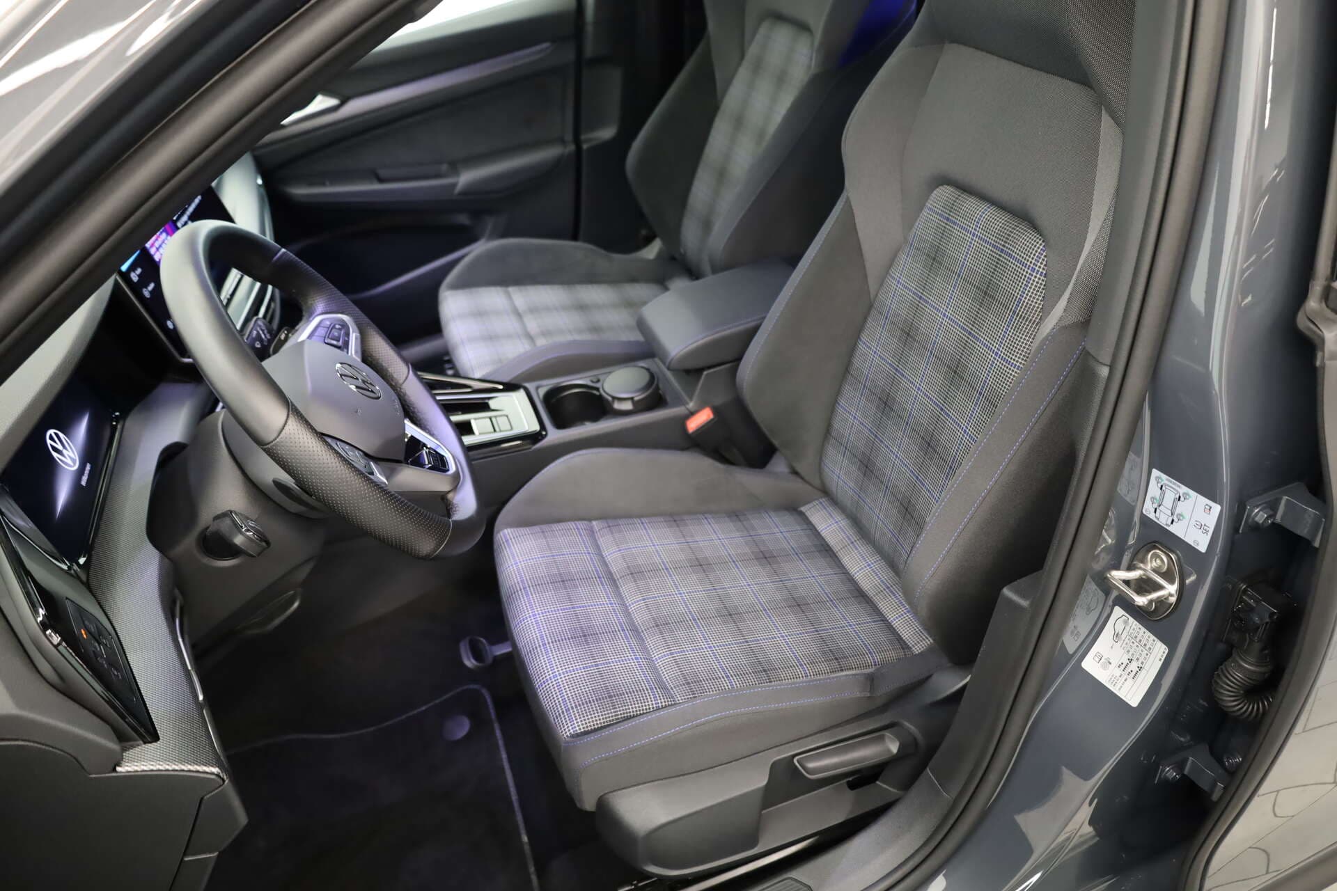 VOLKSWAGEN Golf, photo 6 sur 17