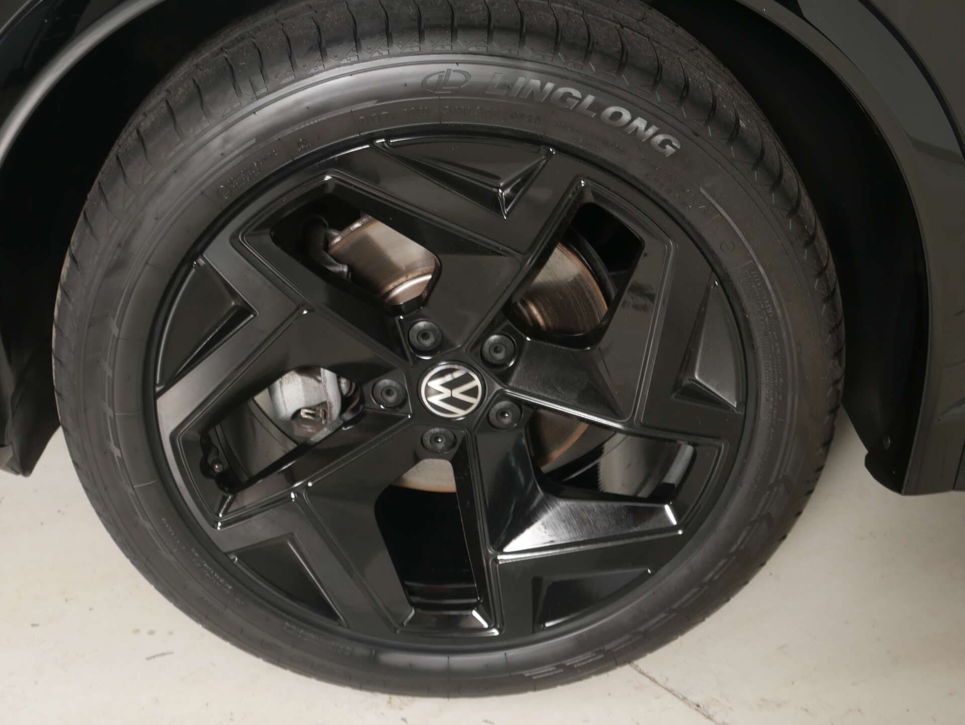 VOLKSWAGEN Tiguan, photo 3 sur 17