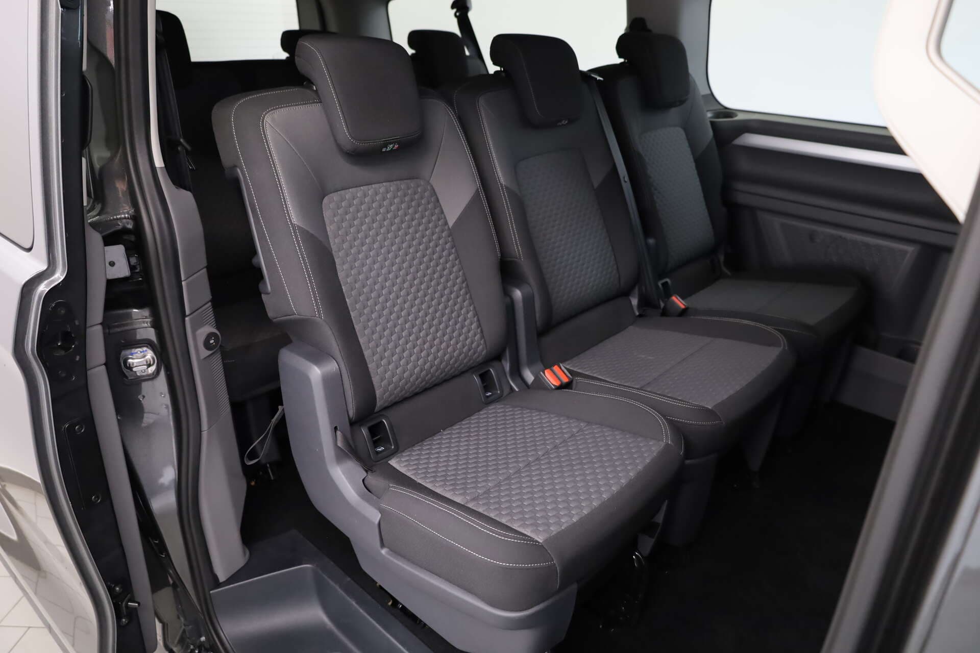 VOLKSWAGEN NUTZFAHRZEUGE T7 Caravelle, photo 17 sur 17
