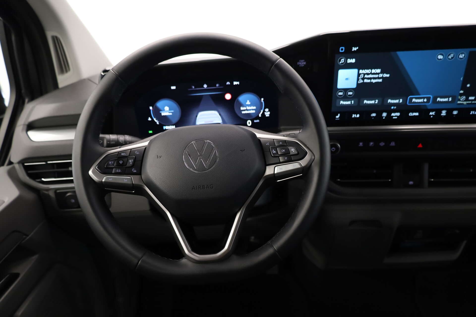 VOLKSWAGEN NUTZFAHRZEUGE T7 Caravelle, photo 8 sur 17