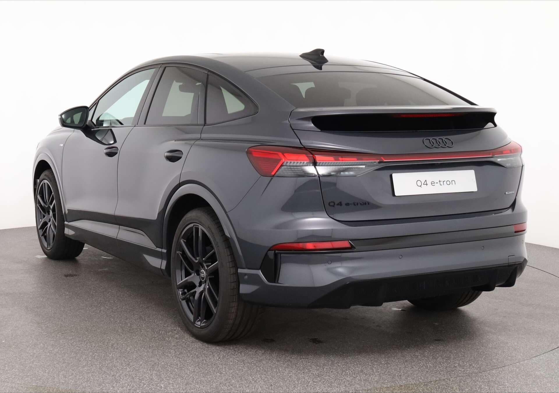 AUDI Q4 e-tron Sportback, photo 5 sur 17