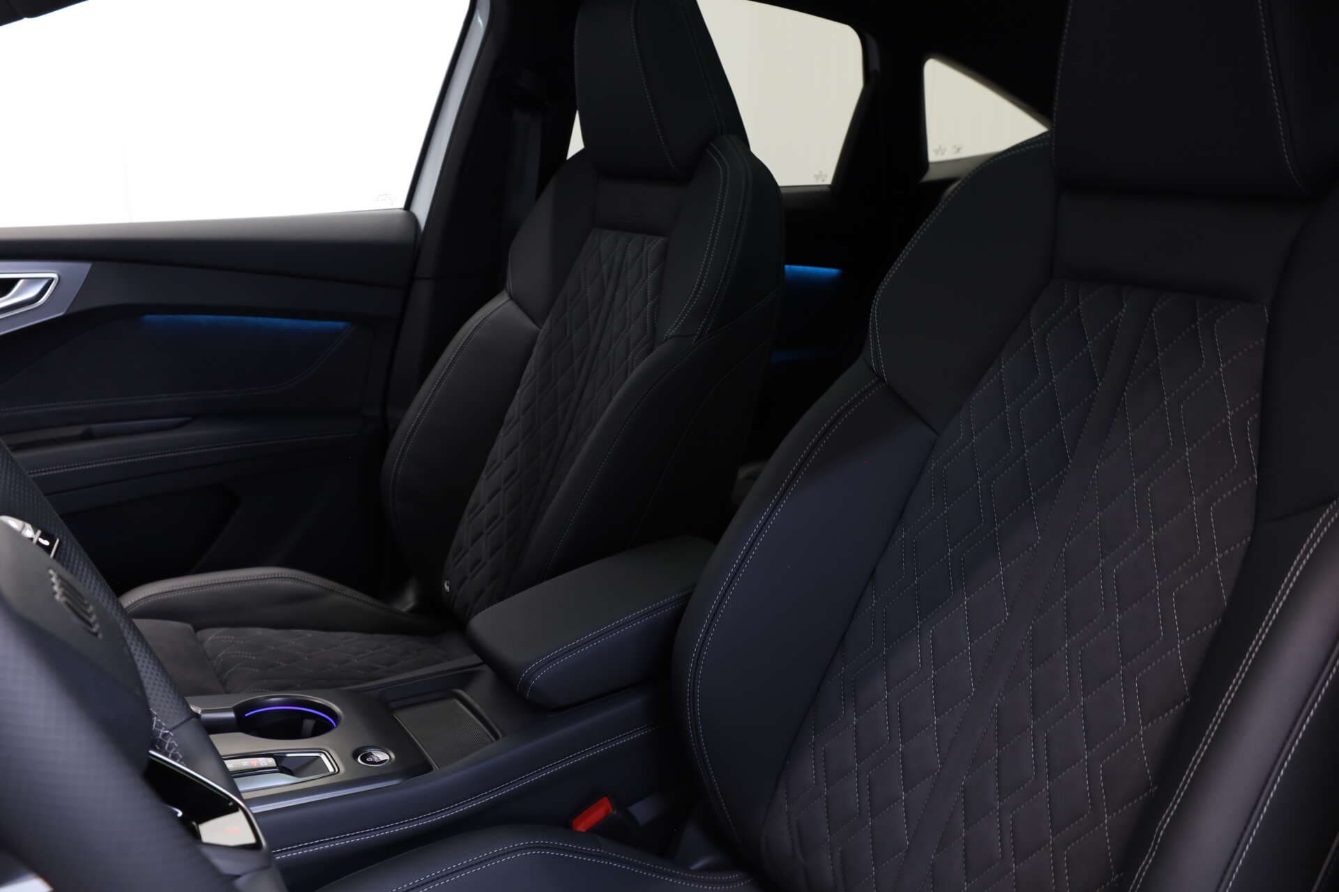 AUDI Q4 e-tron Sportback, photo 9 sur 17