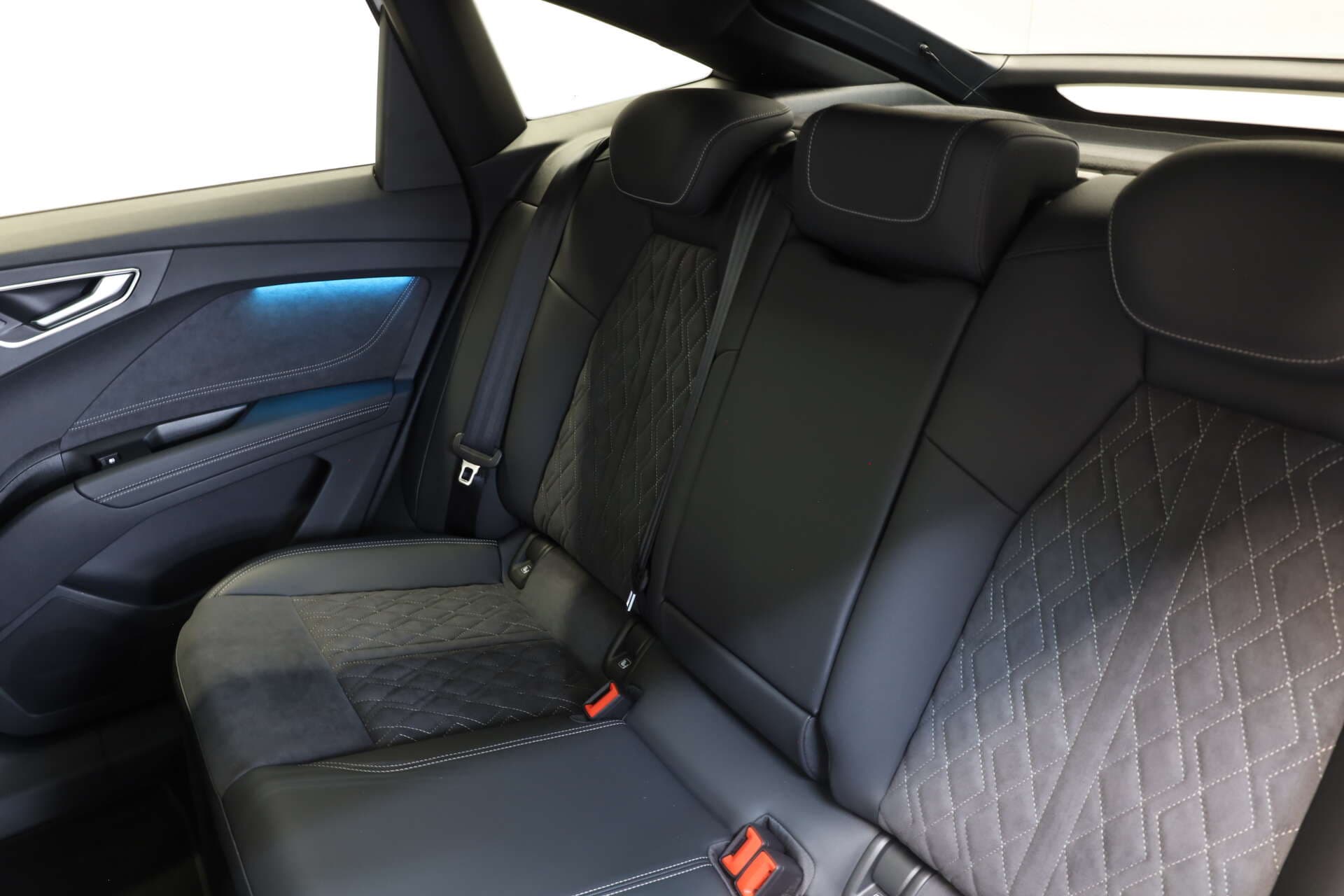 AUDI Q4 e-tron Sportback, photo 10 sur 17